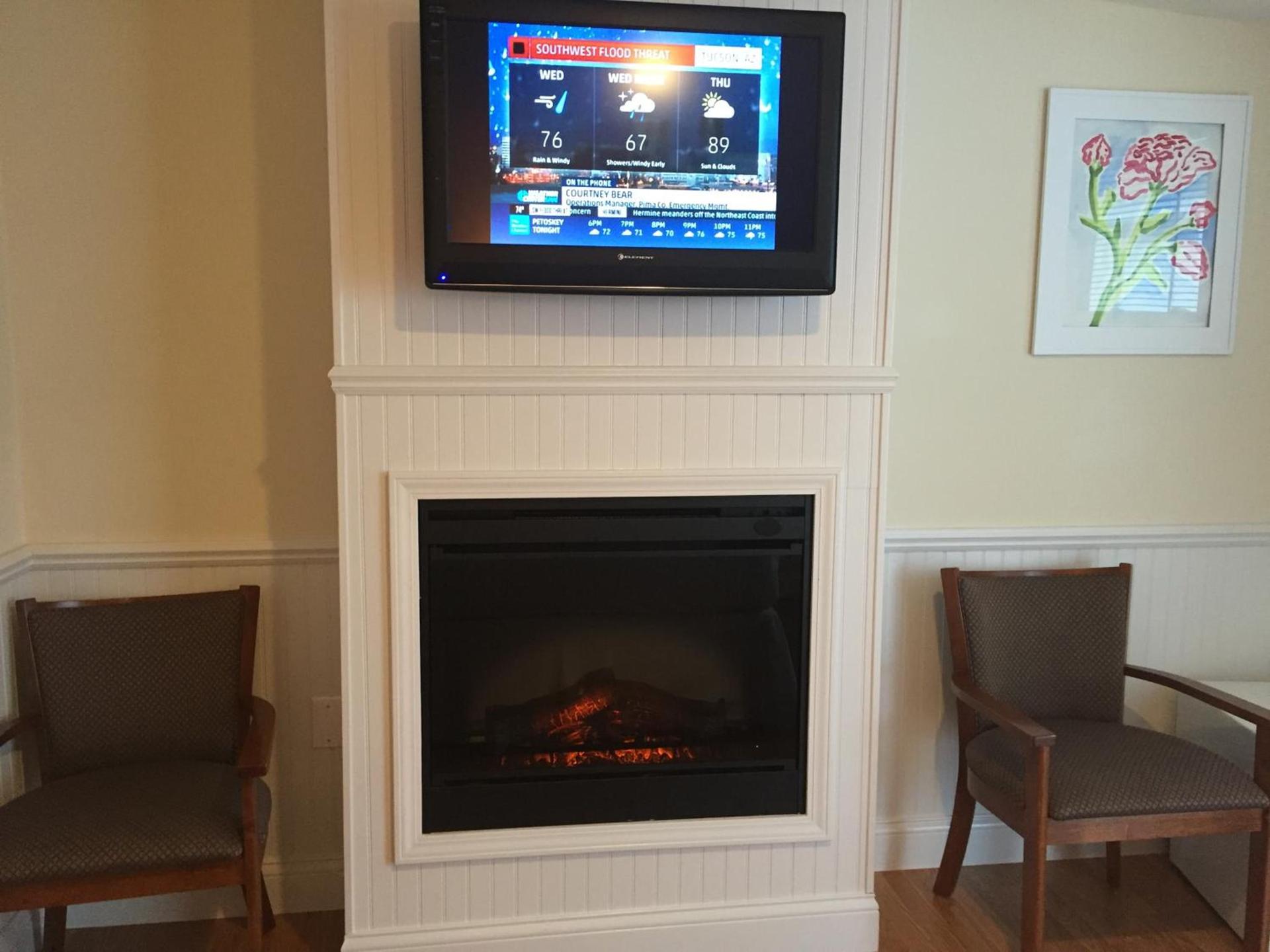 Colonial Inn Harbor Springs photo 40