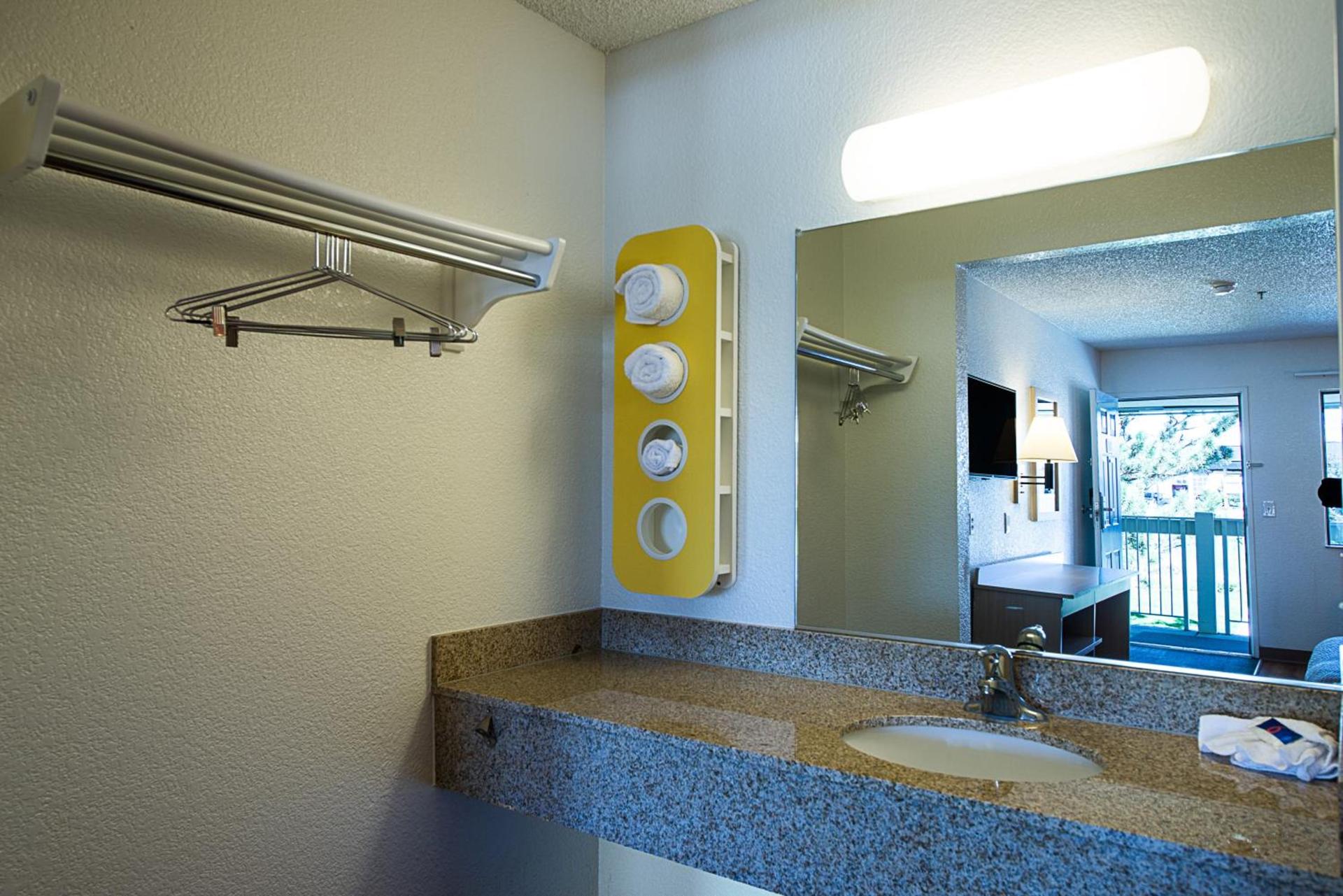 Motel 6-Sparks, NV - Airport - Sparks photo 57