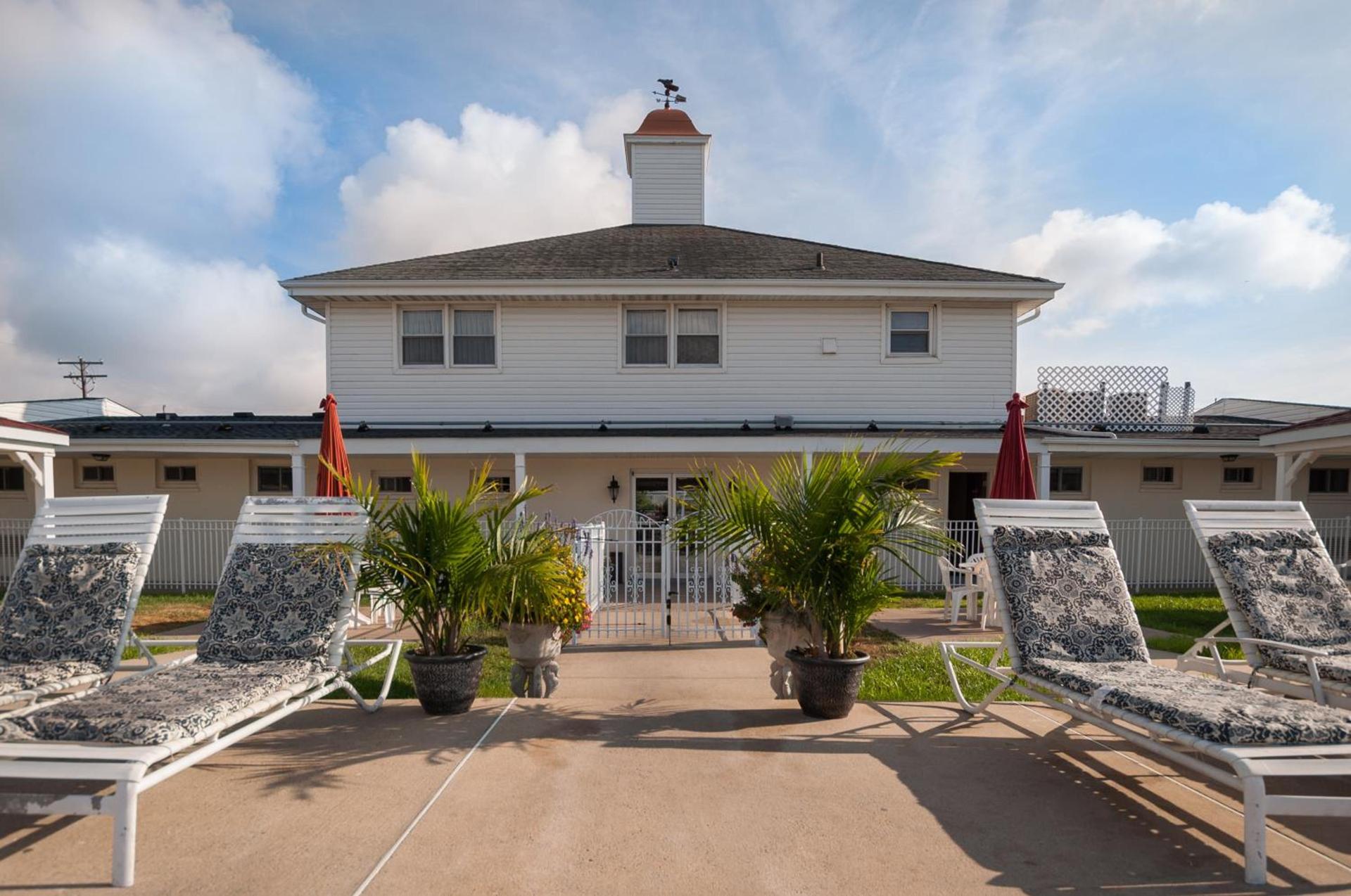 Point Pleasant Manor photo 14