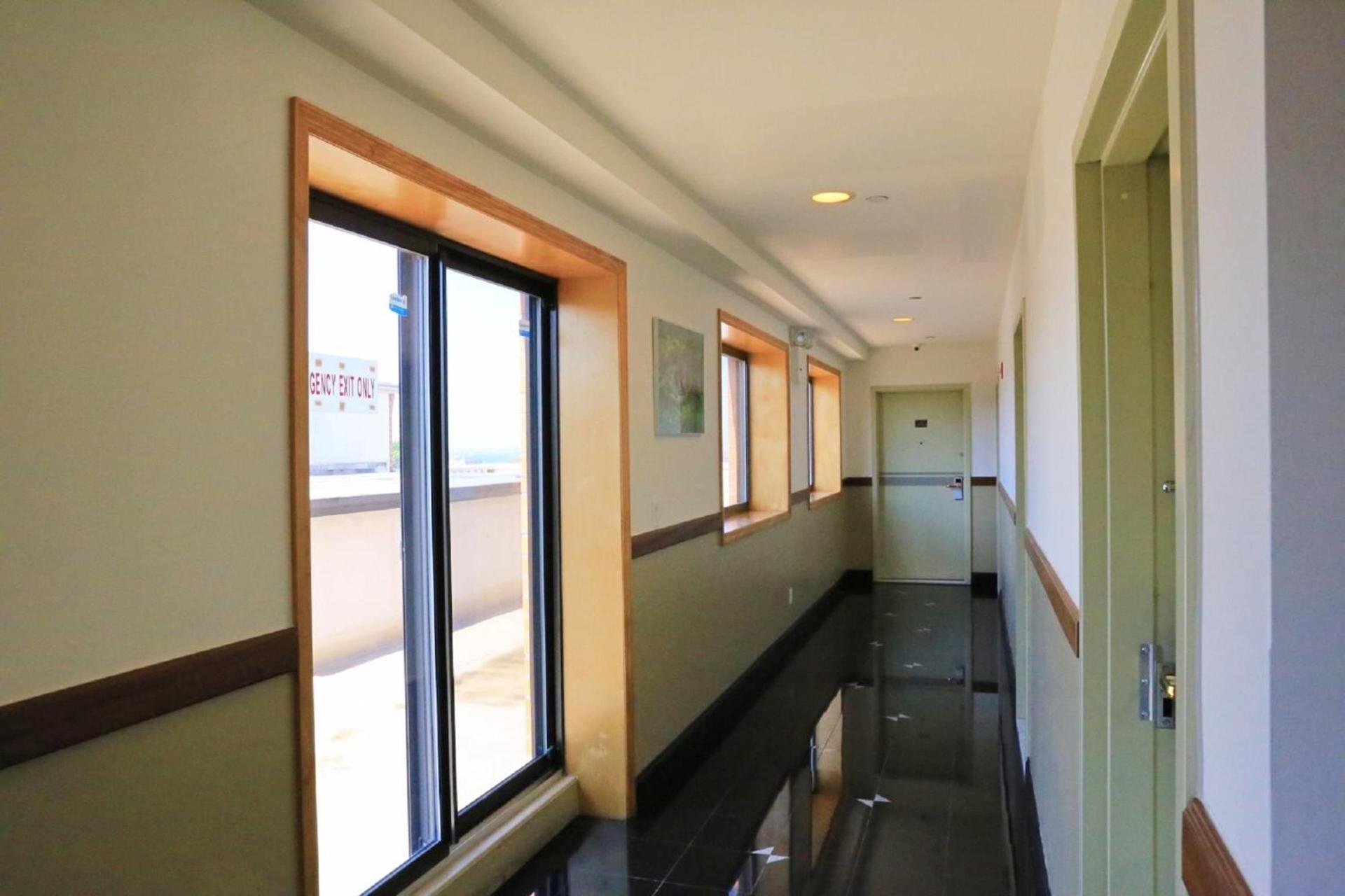 Phoenix Hotel Brooklyn Sunset Park photo 28