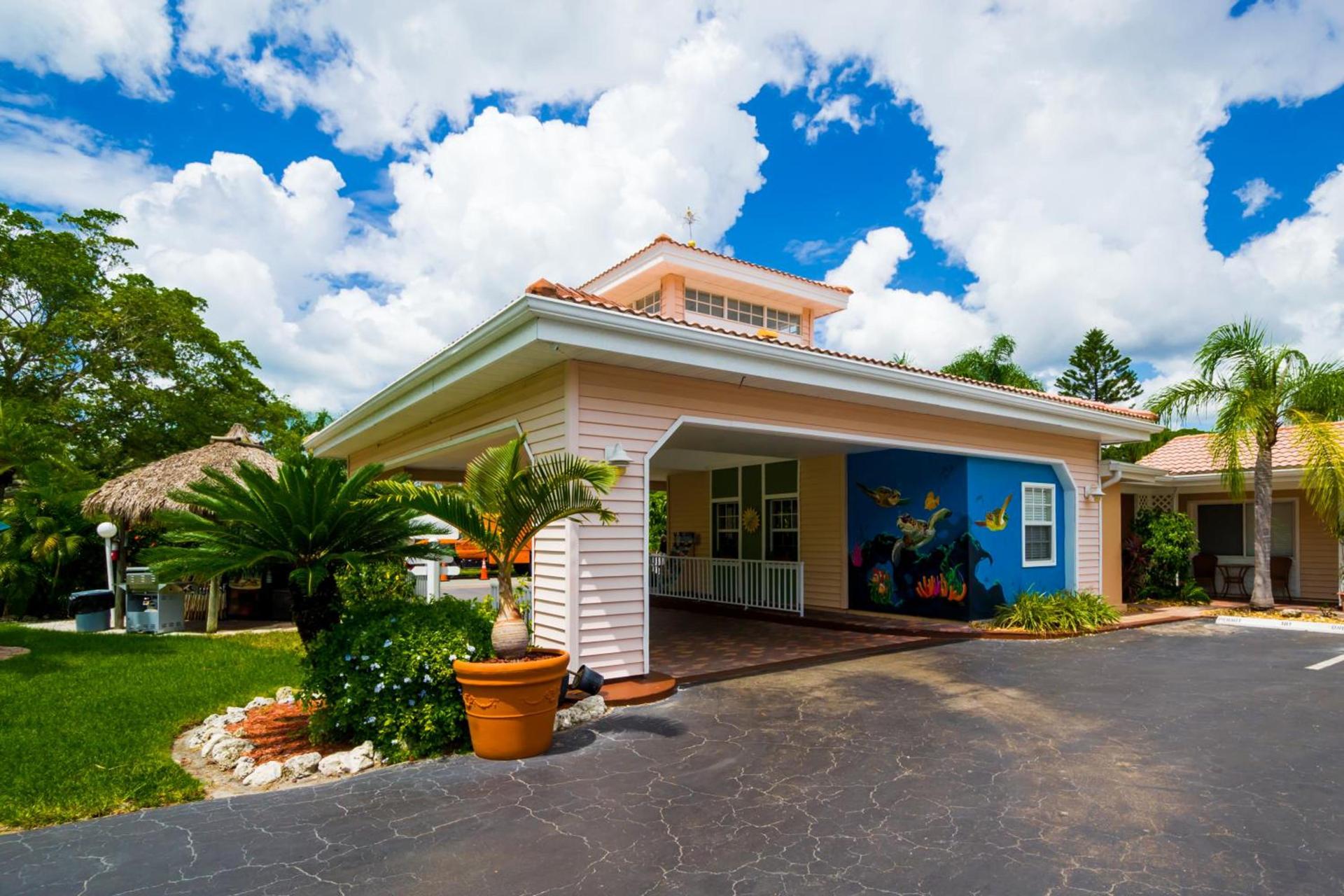Tropical Beach Resorts - Sarasota photo 69