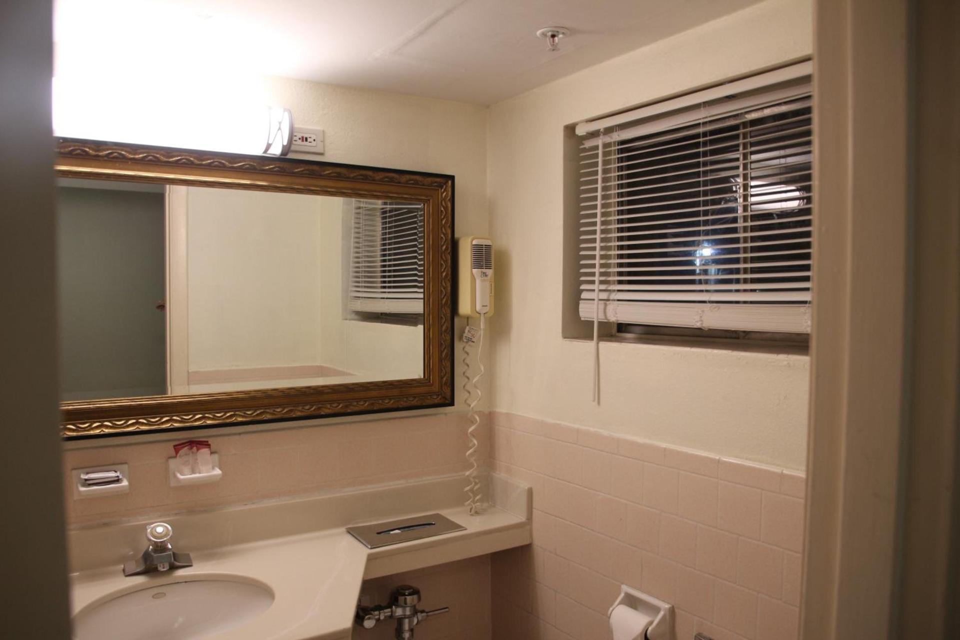 Bedford Plaza Hotel - Boston photo 42