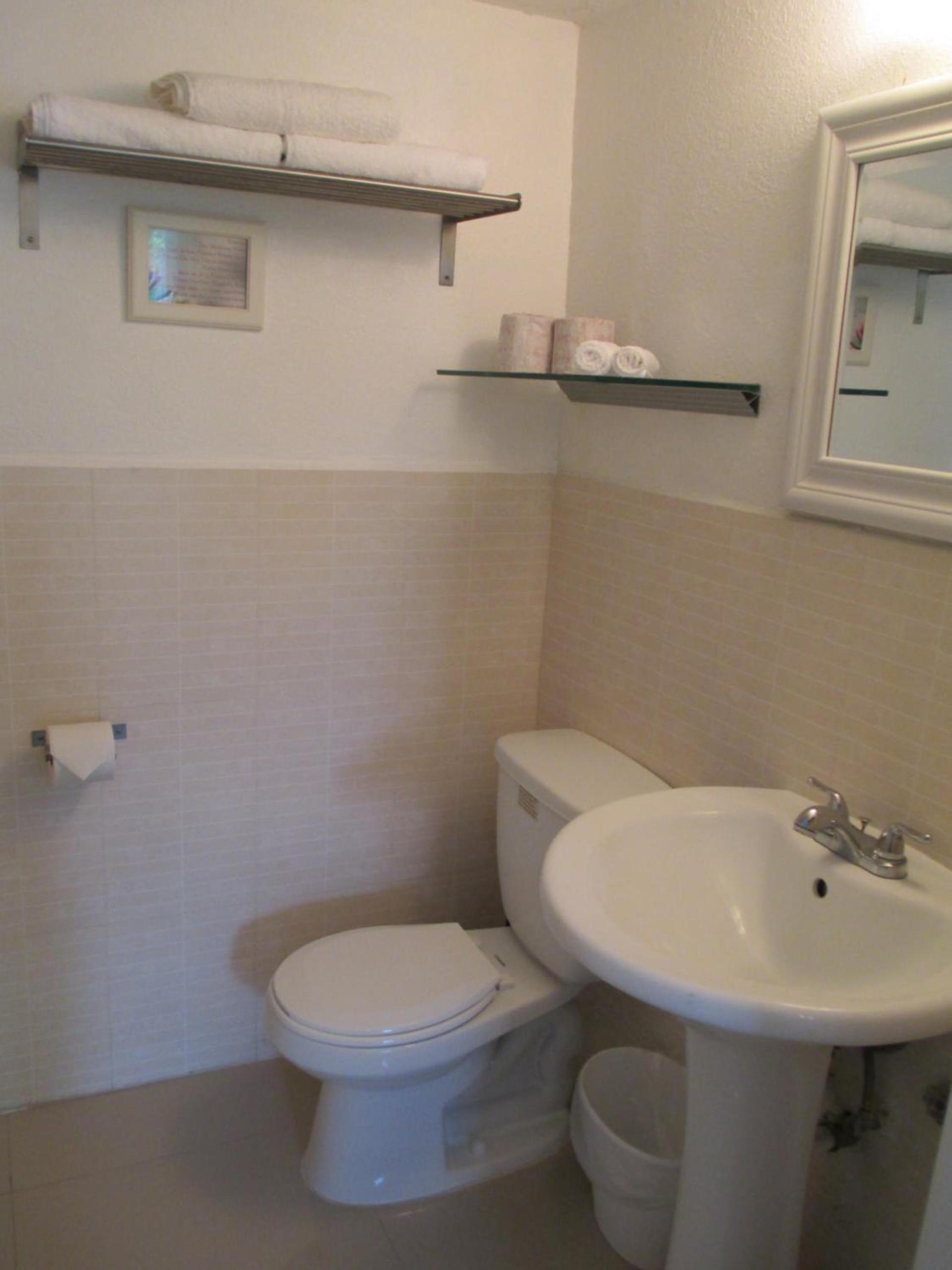 Shalimar Motel photo 27