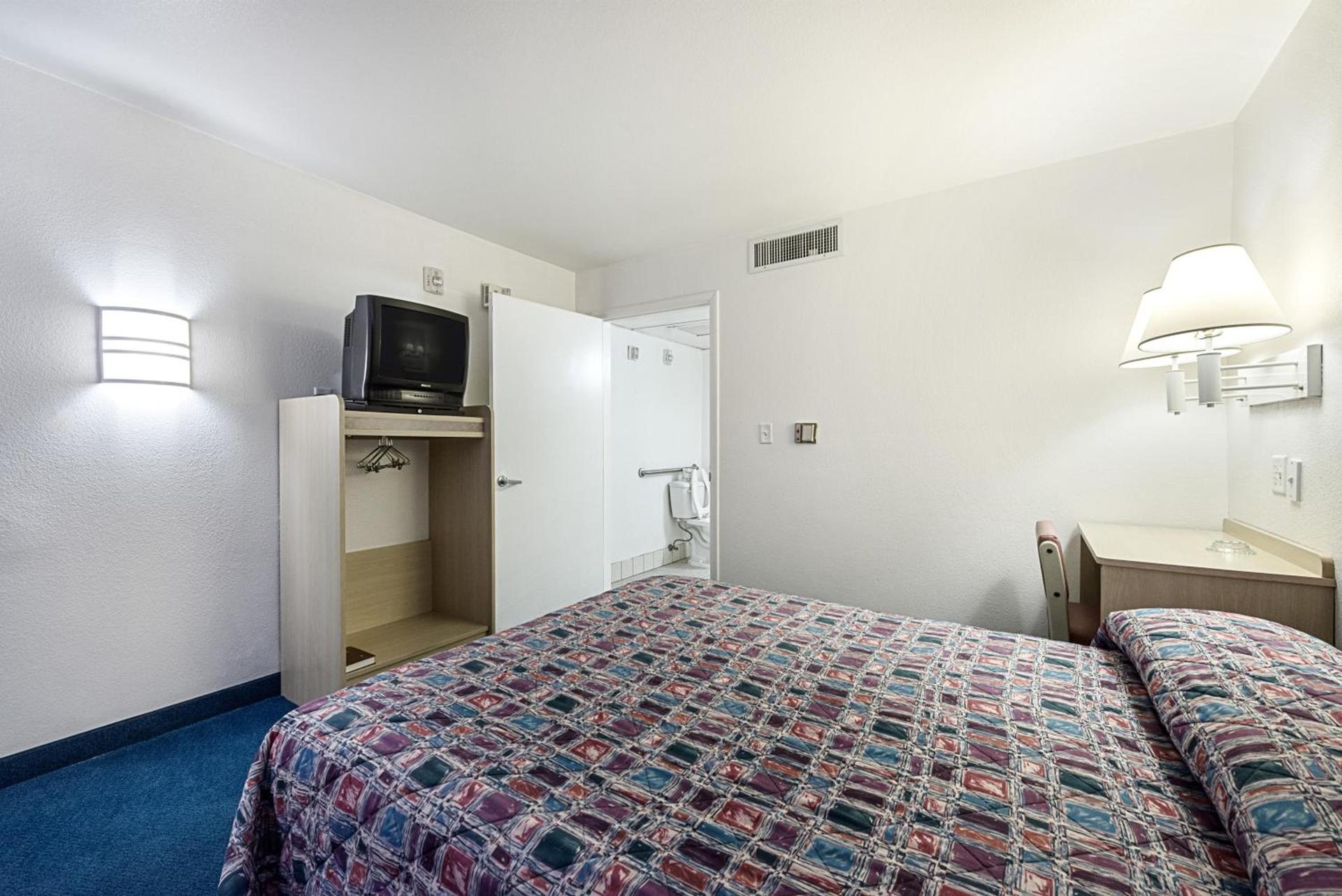 Park Inn by Radisson, Winnemucca photo 61