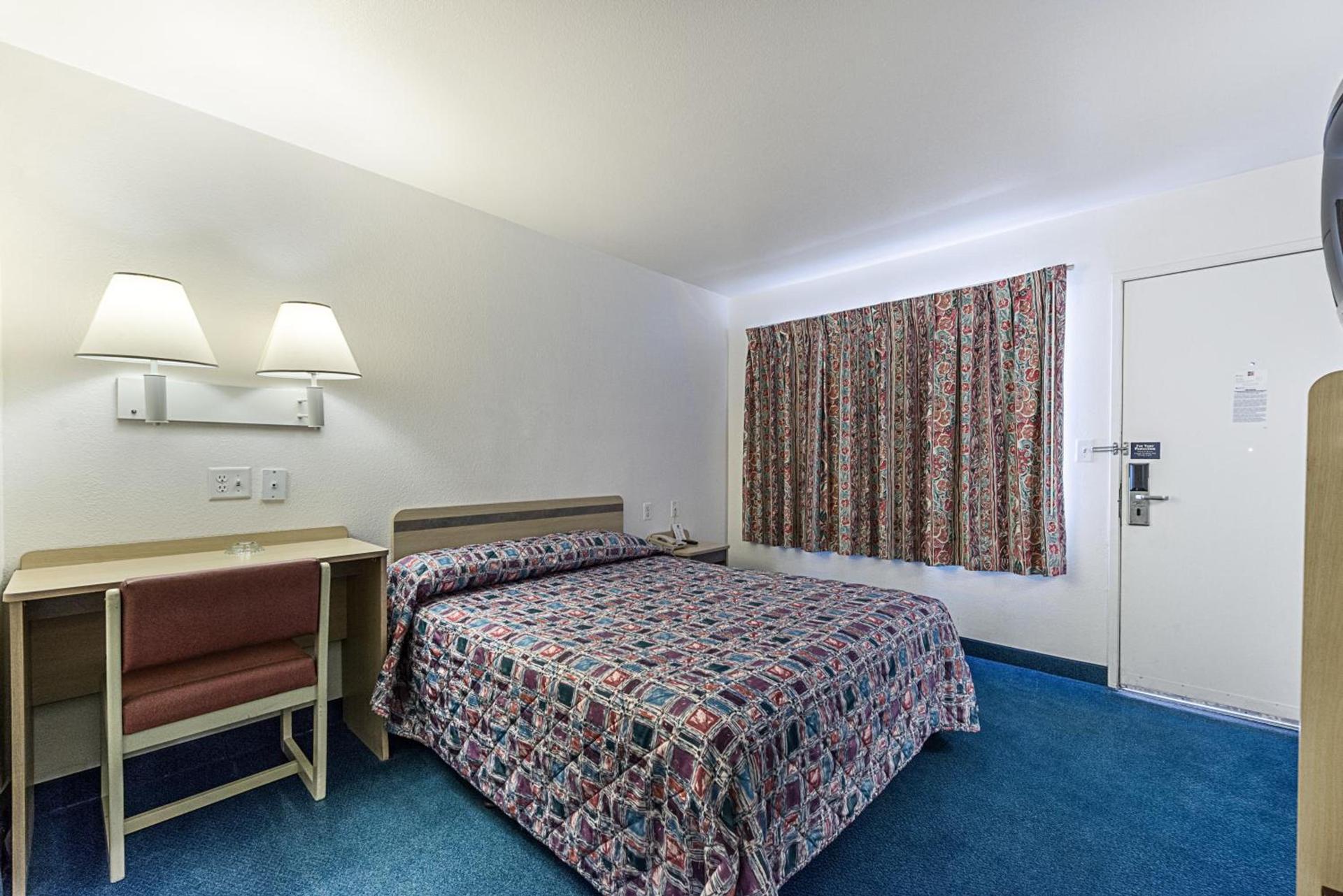 Park Inn by Radisson, Winnemucca photo 65
