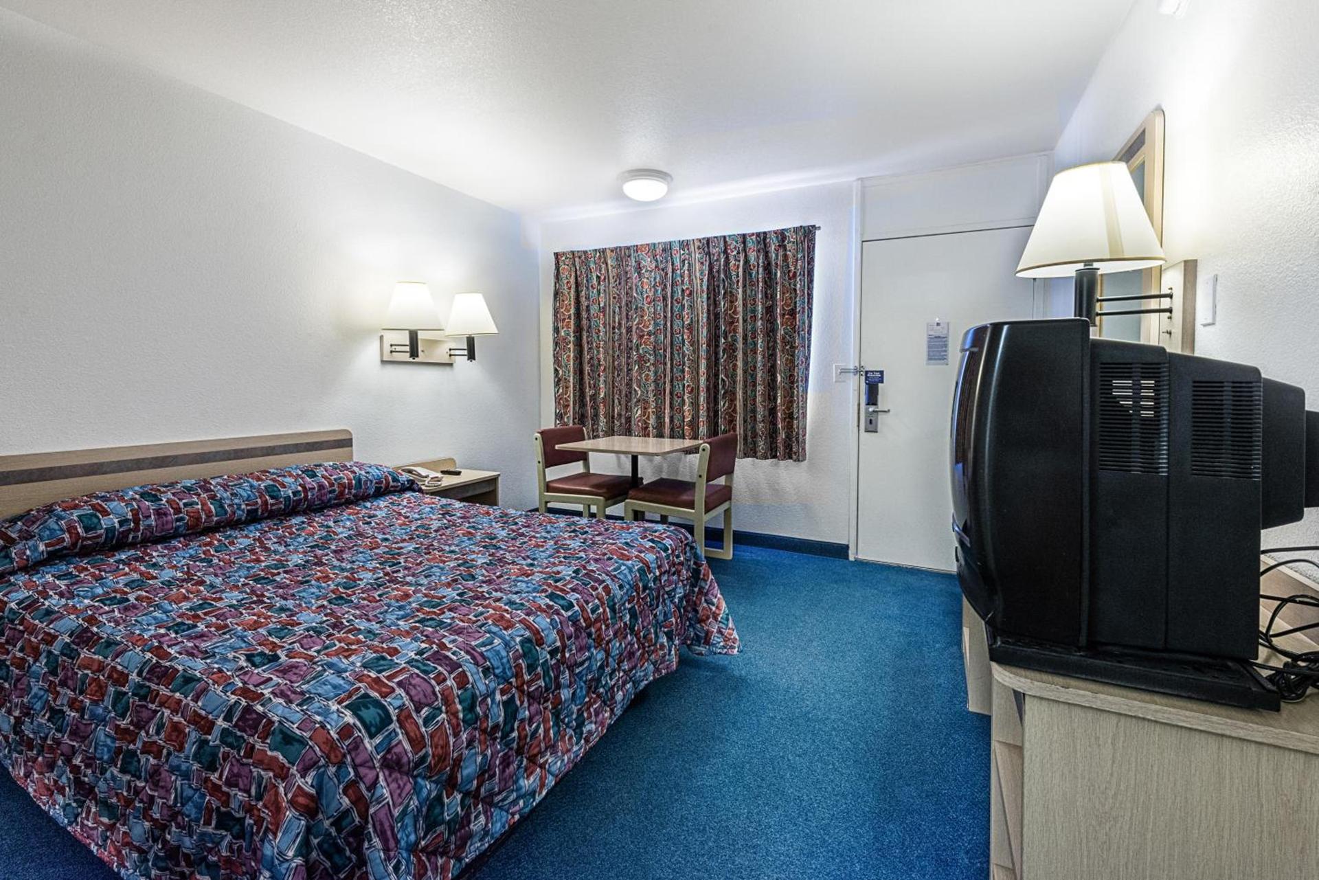 Park Inn by Radisson, Winnemucca photo 66