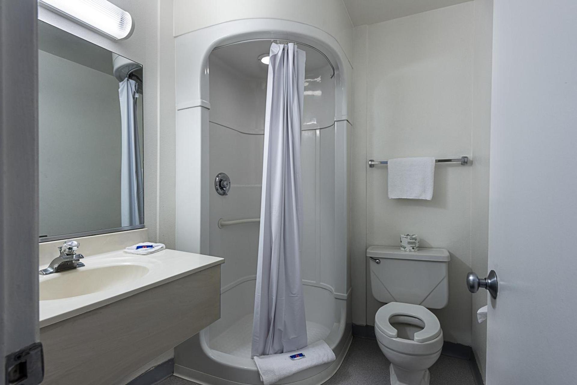 Park Inn by Radisson, Winnemucca photo 73