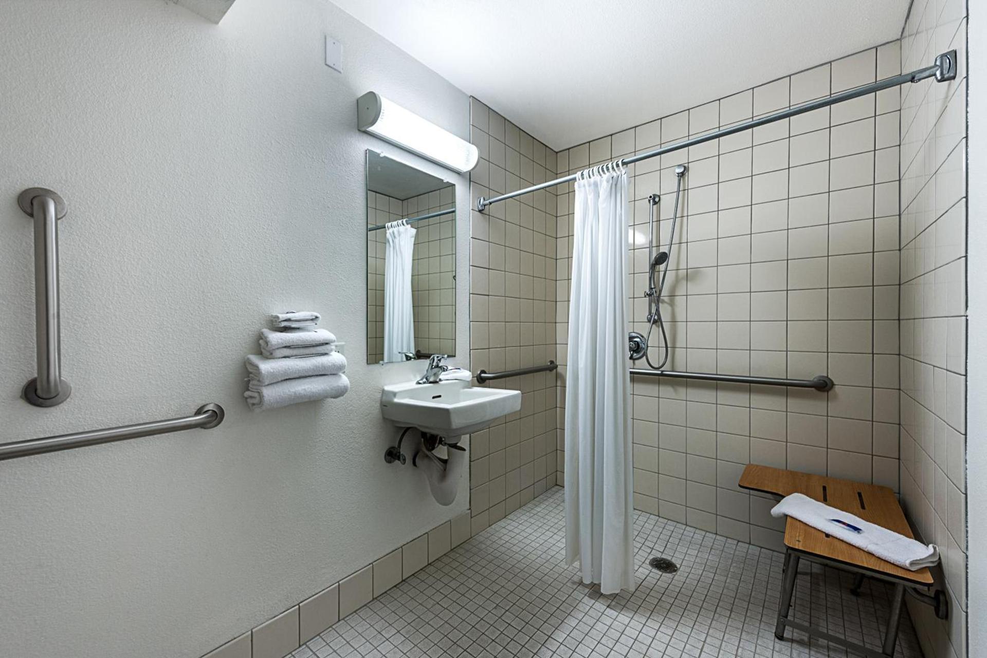 Park Inn by Radisson, Winnemucca photo 74