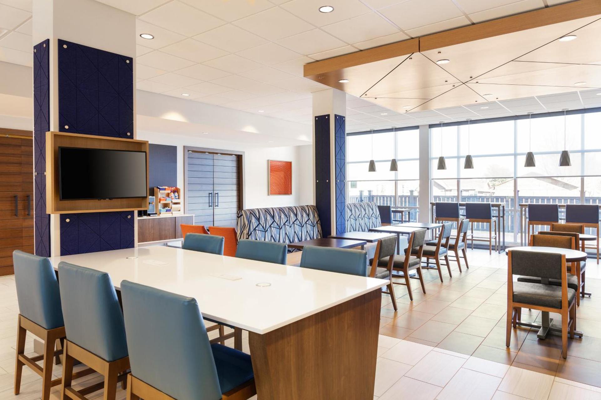 Holiday Inn Express & Suites Sheridan South by IHG photo 19
