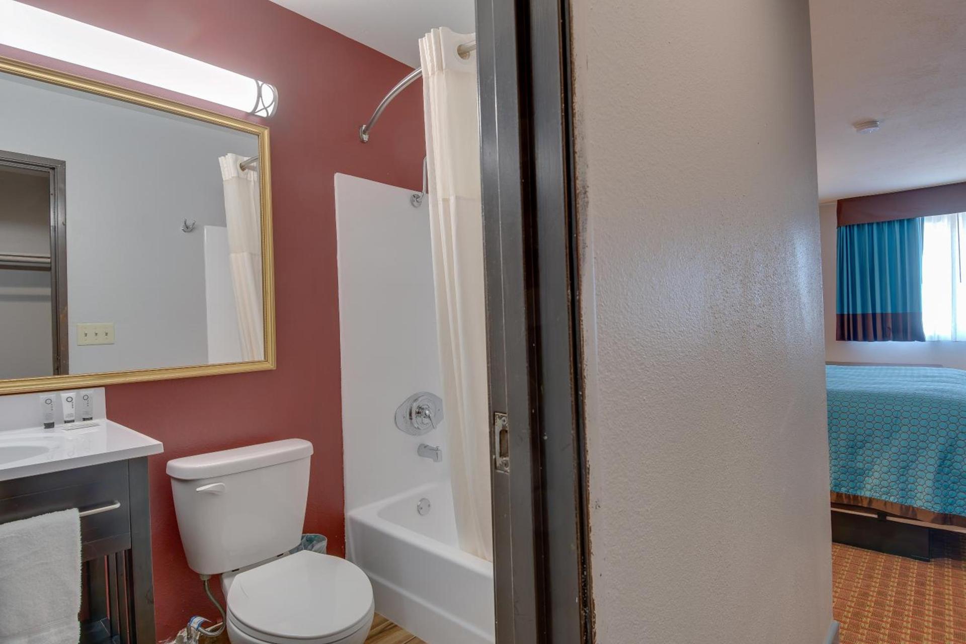Vagabond Inn Executive Hayward photo 22