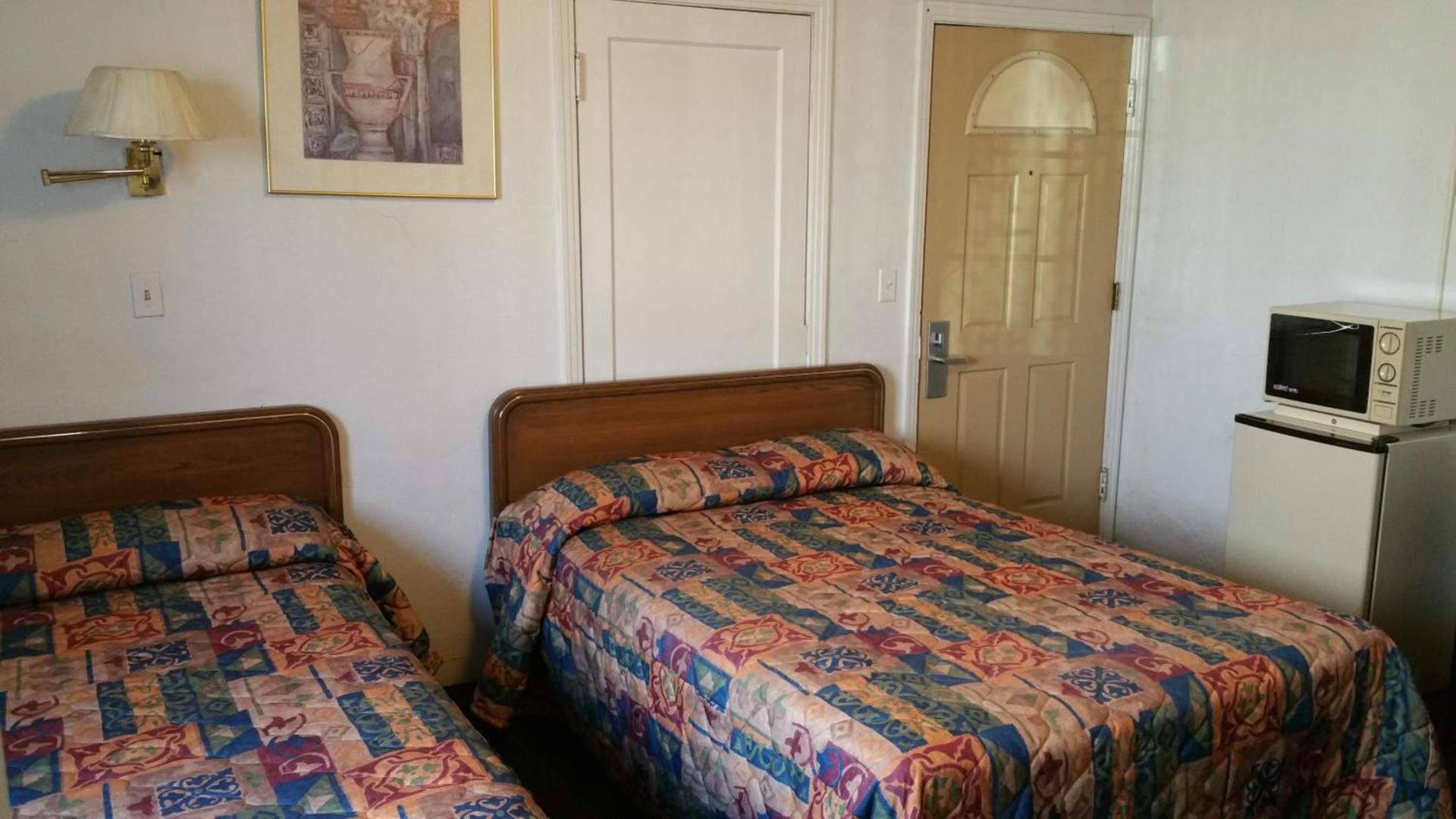 San Joaquin Motel photo 24