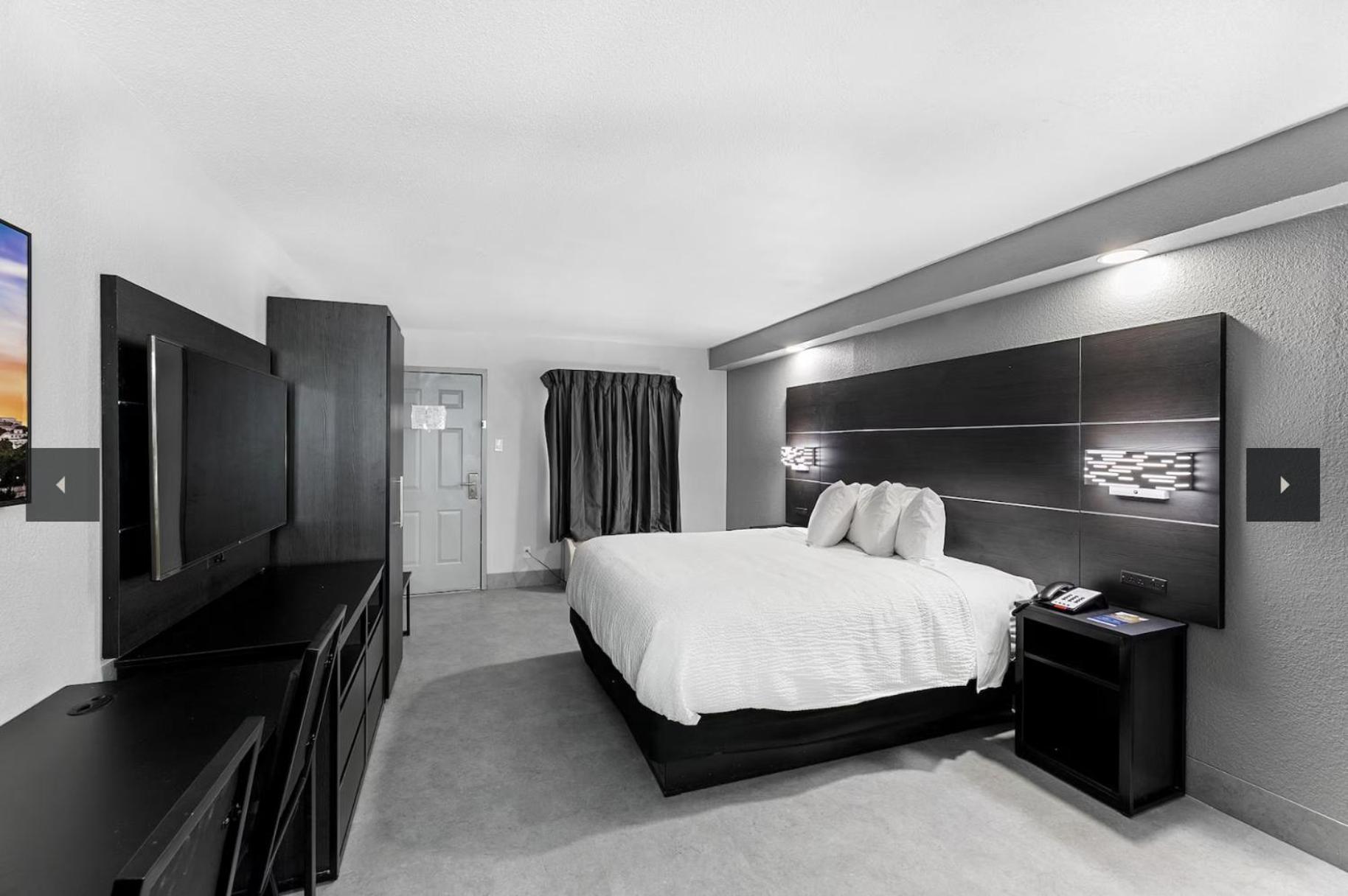 Baymont by Wyndham San Antonio Downtown photo 3