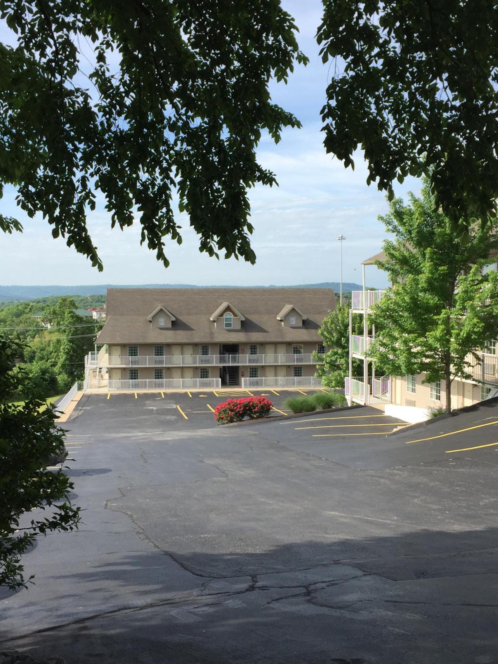 Gazebo Inn photo 35