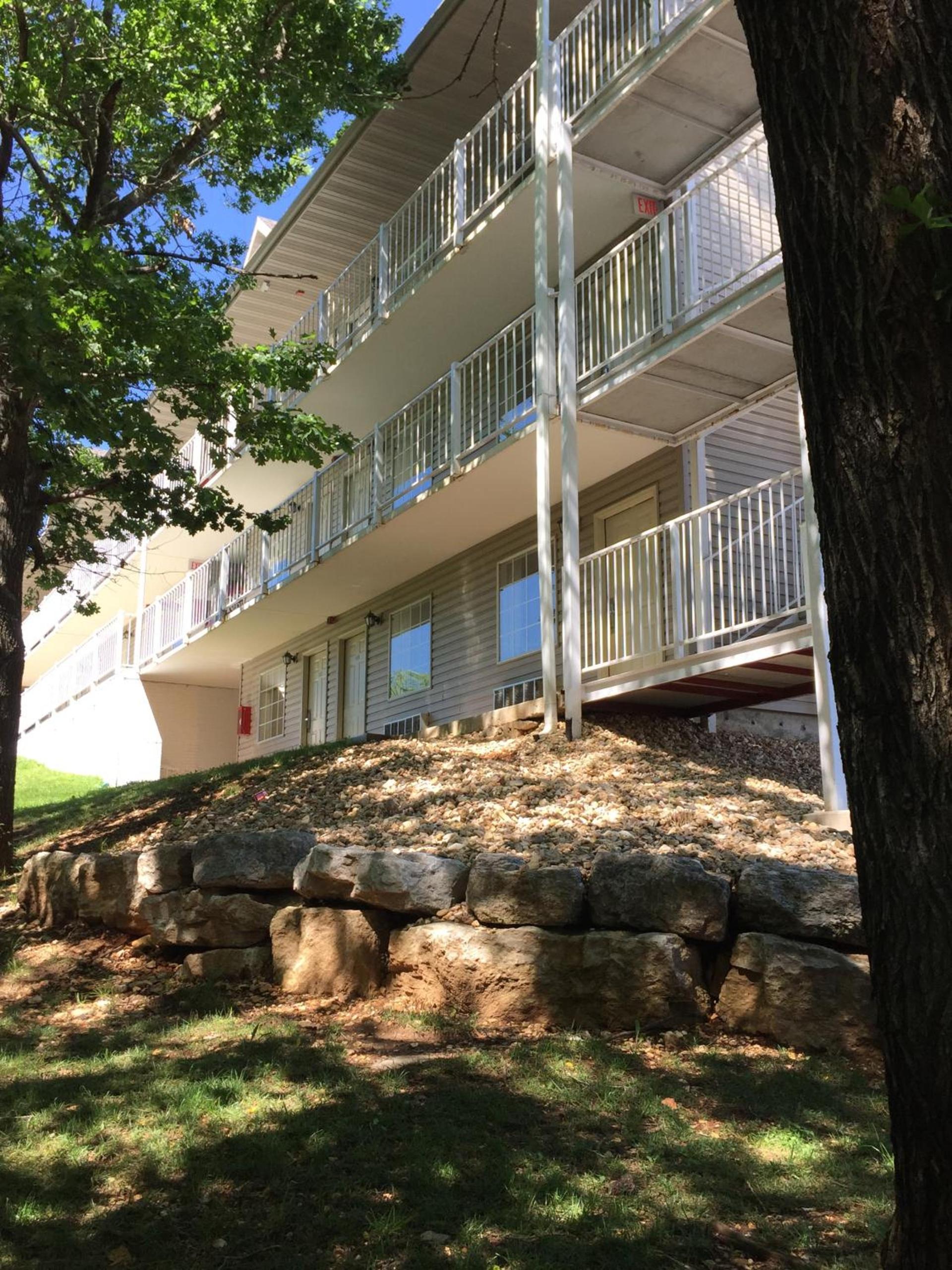 Gazebo Inn photo 39