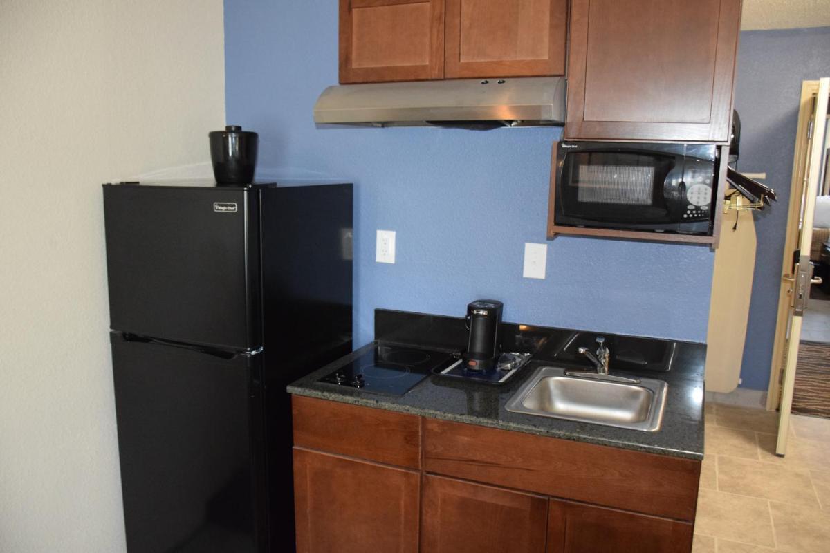 Hawthorn Suites by Wyndham Columbia photo 8