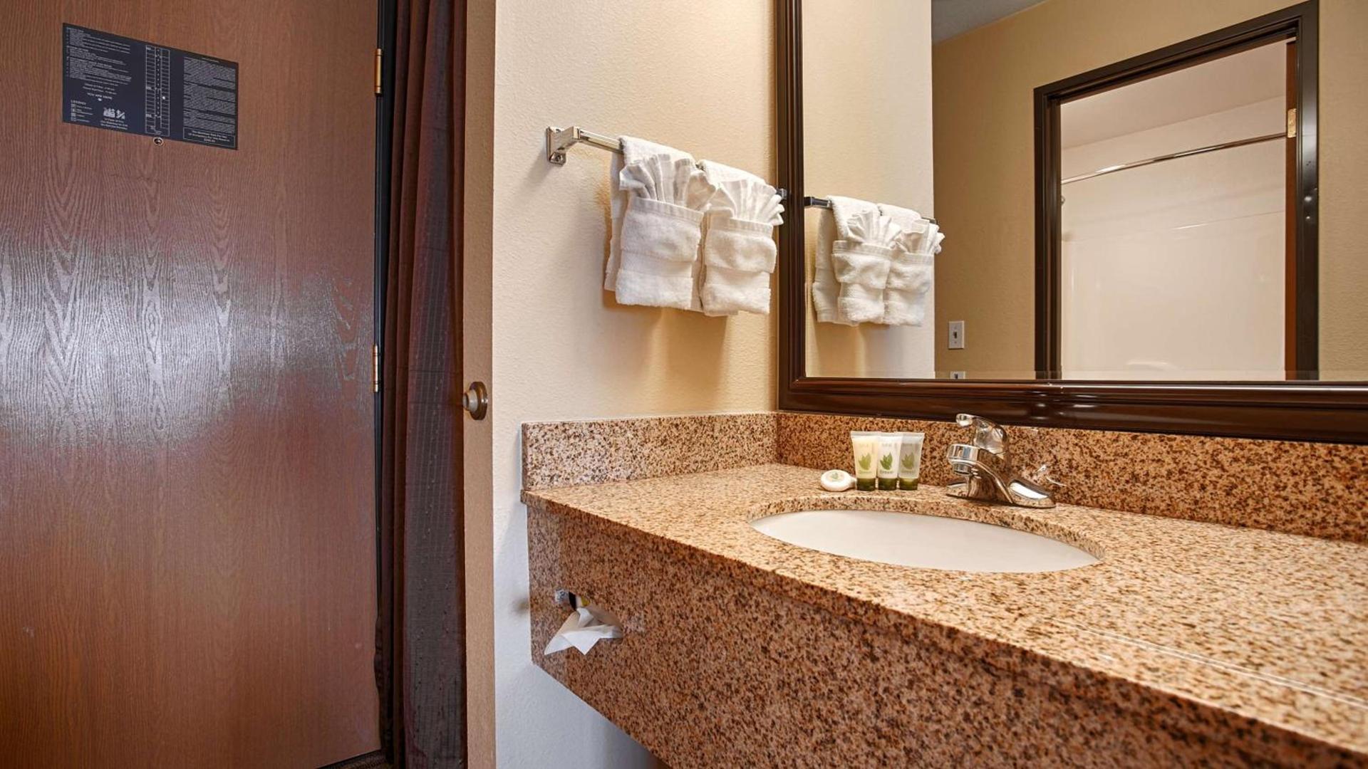 Best Western Plus Corning Inn photo 16