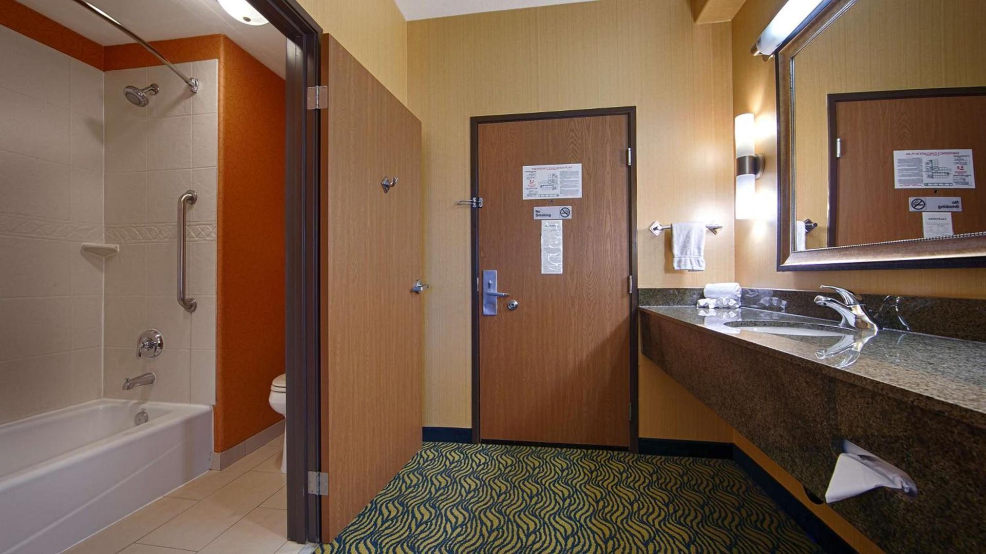 Best Western PLUS Fresno Inn photo 14