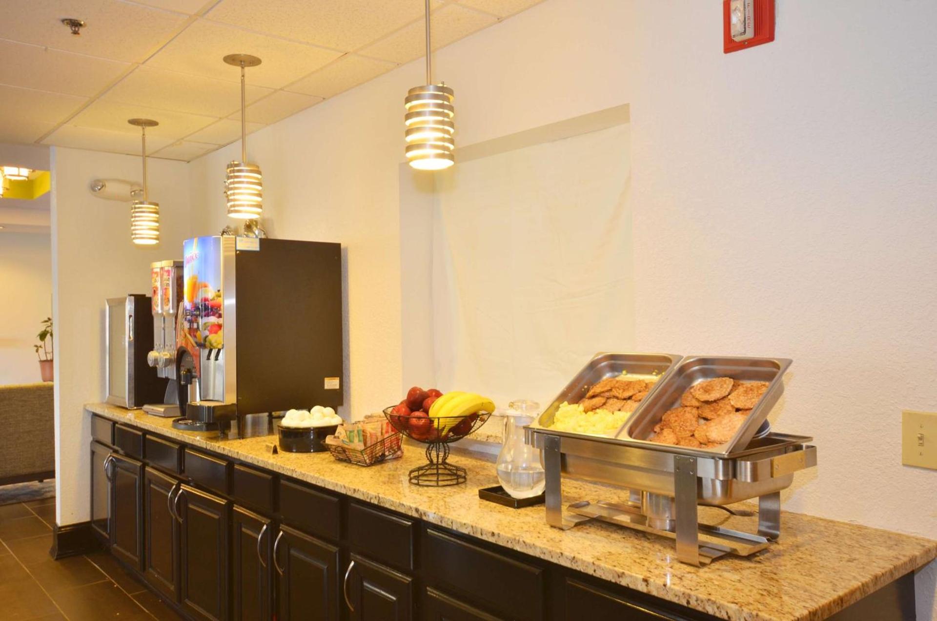 Best Western Commerce Inn photo 22