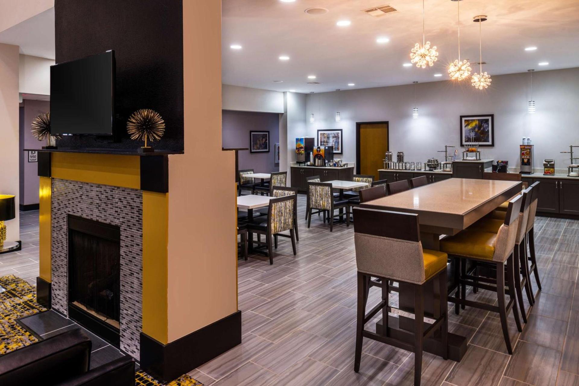 Best Western Plus Regency Park photo 42
