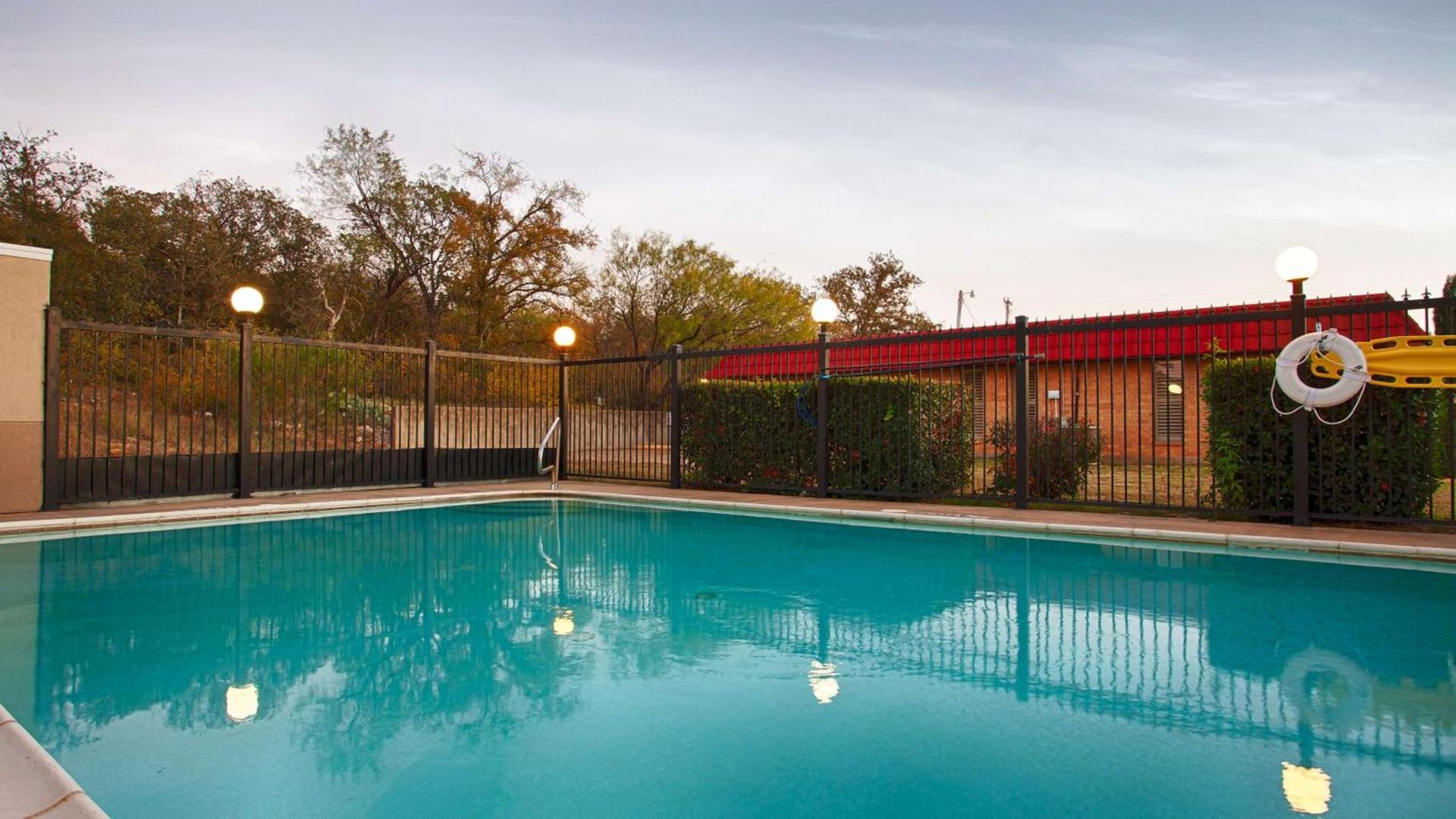 Best Western Plus Graham Inn photo 4