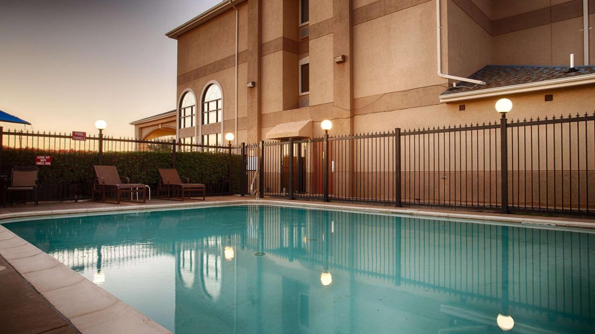 Best Western Plus Graham Inn photo 2