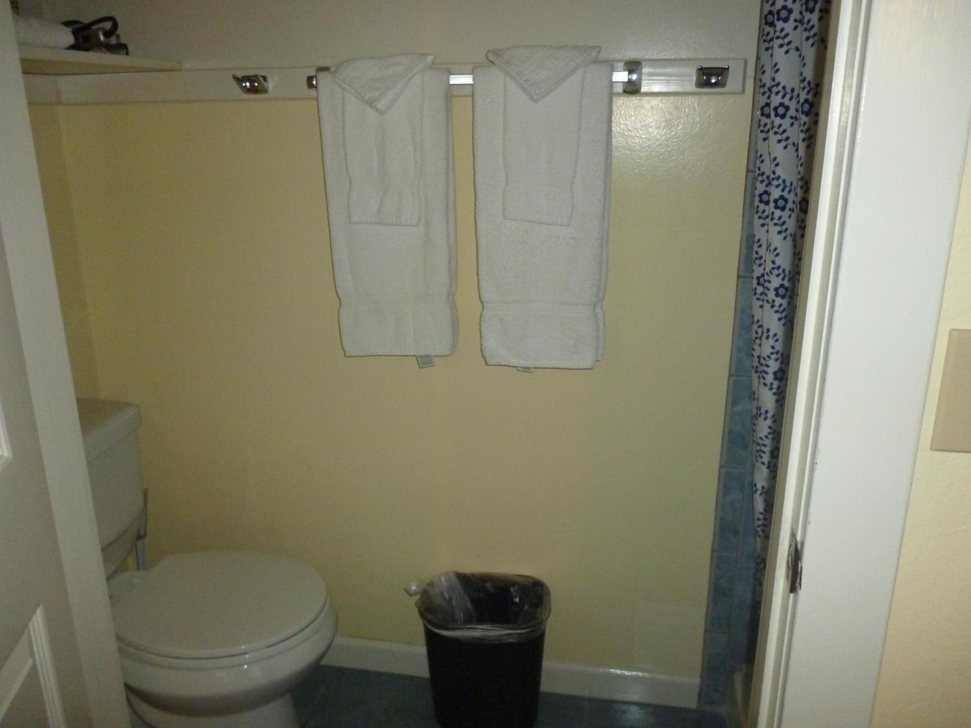 Harbor Inn photo 68
