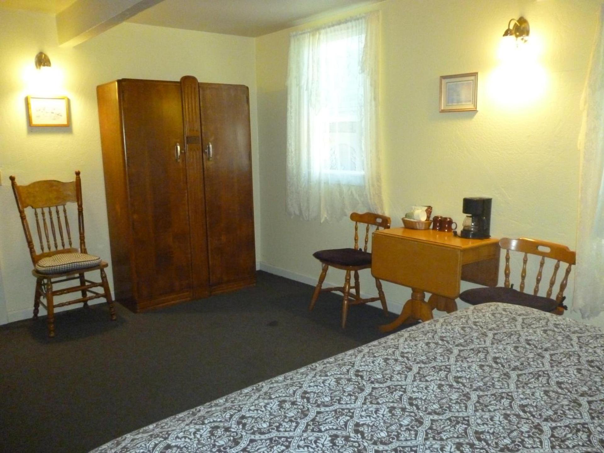 Harbor Inn photo 70
