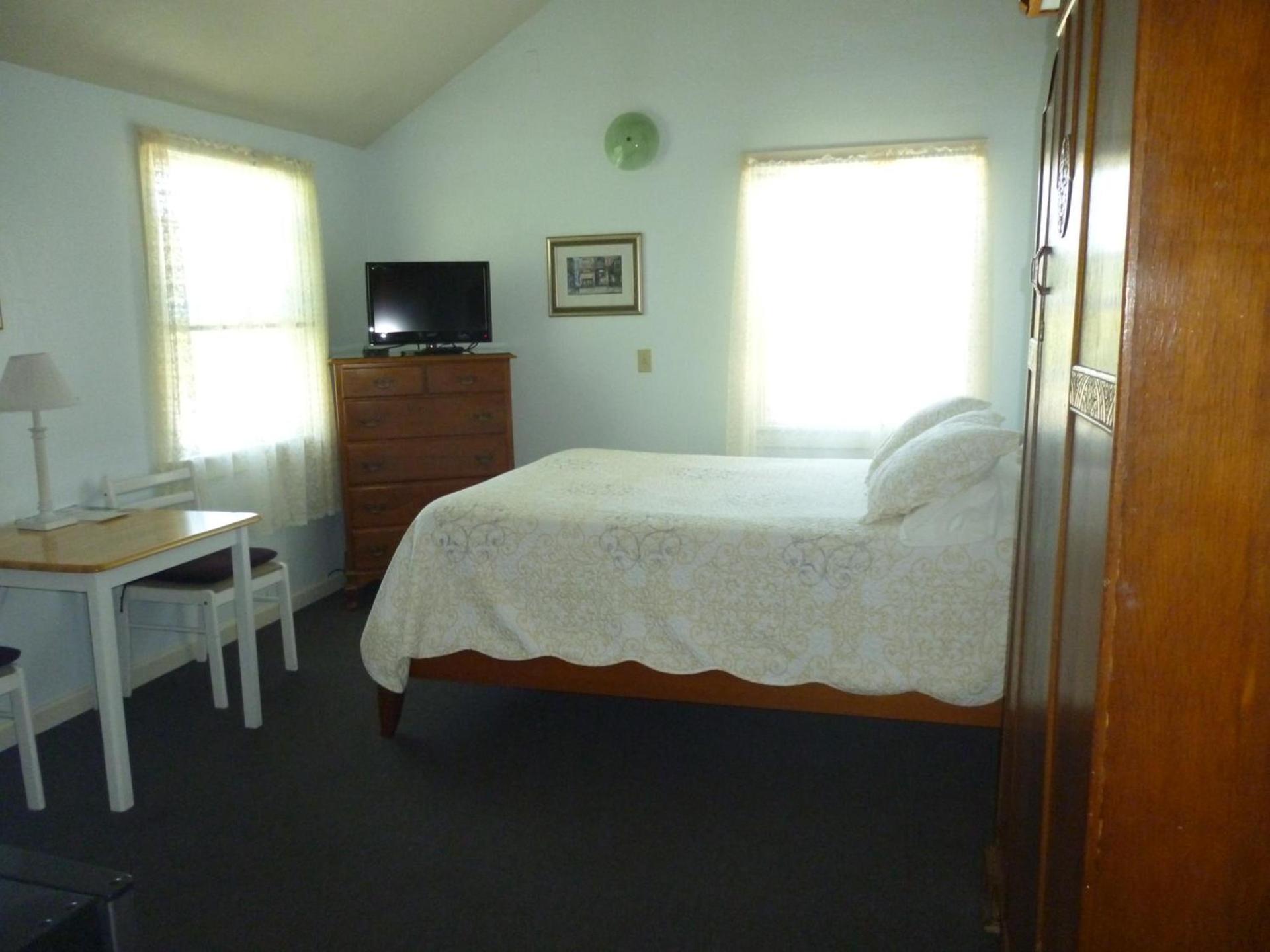 Harbor Inn photo 73