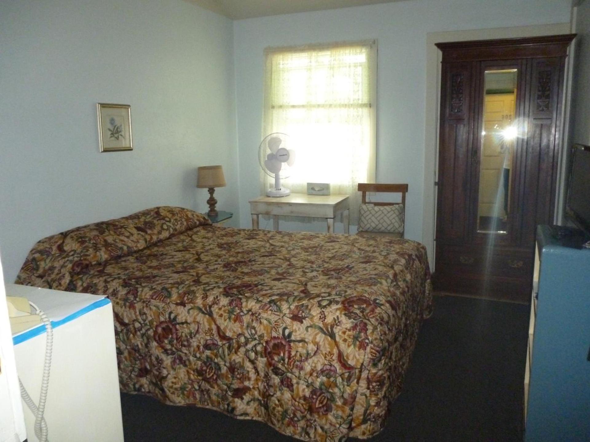 Harbor Inn photo 76