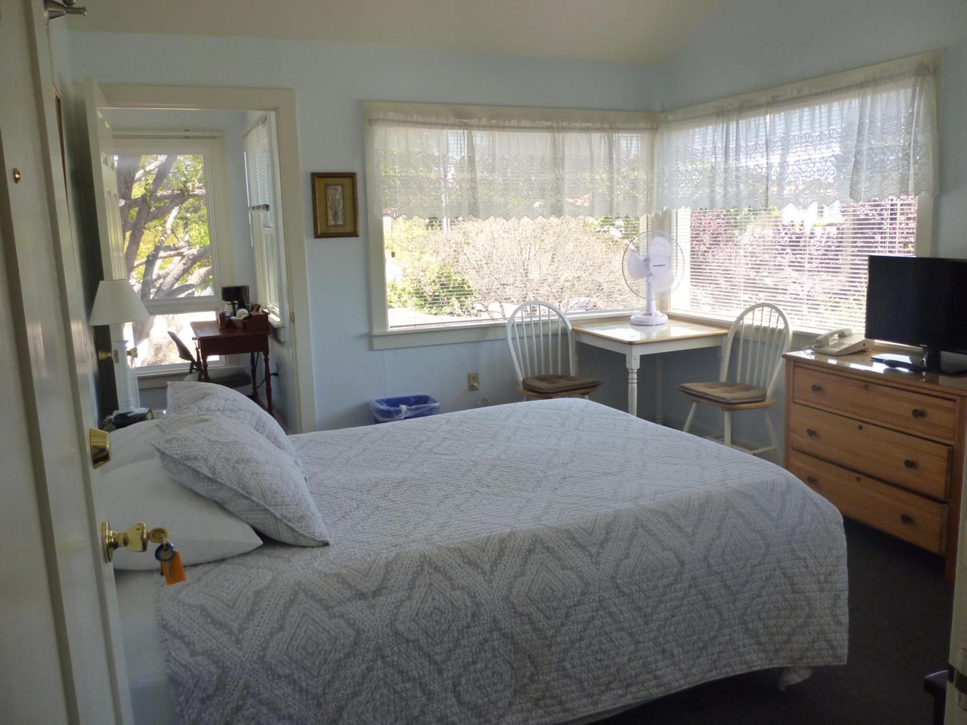 Harbor Inn photo 80