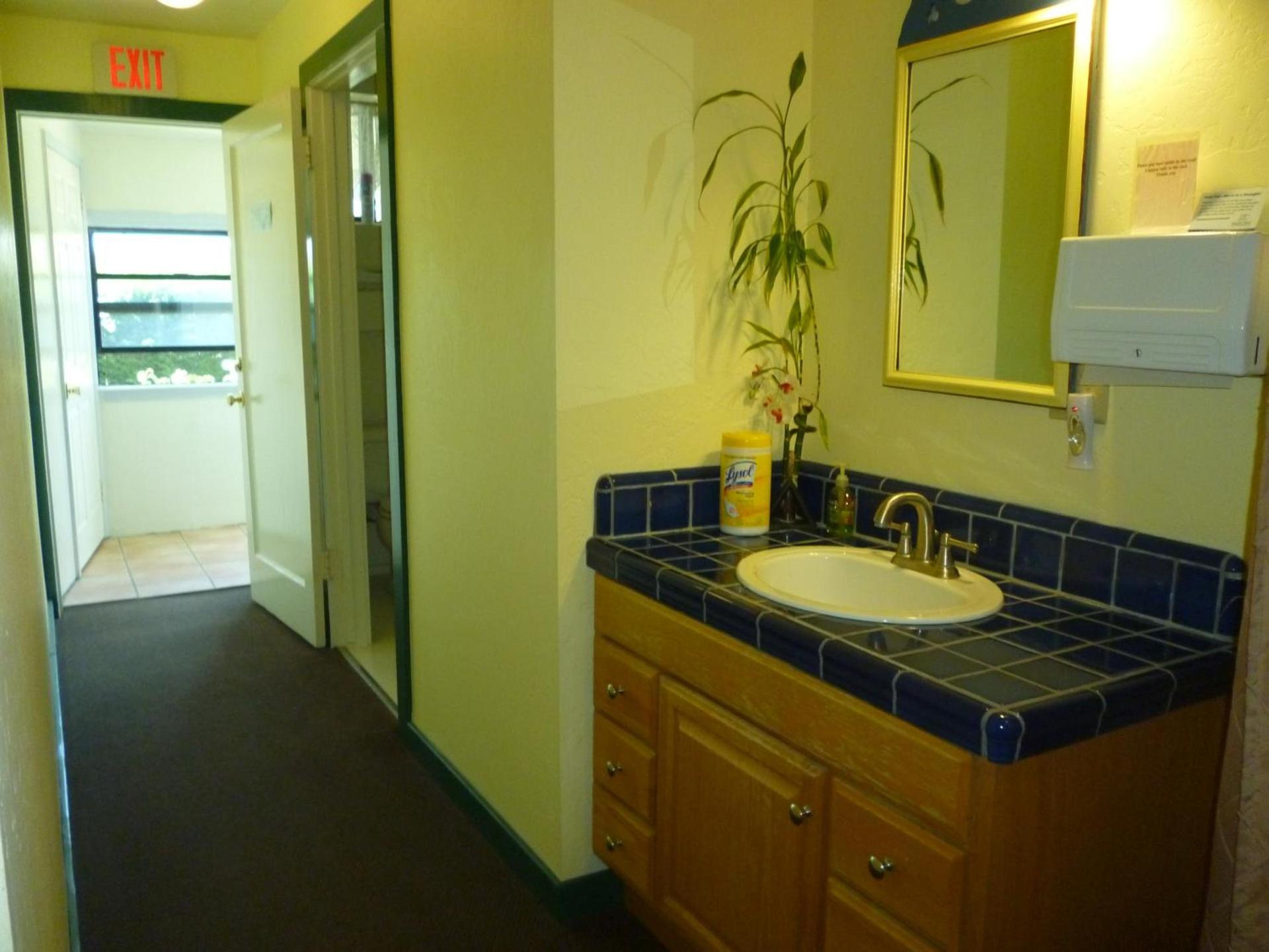 Harbor Inn photo 87