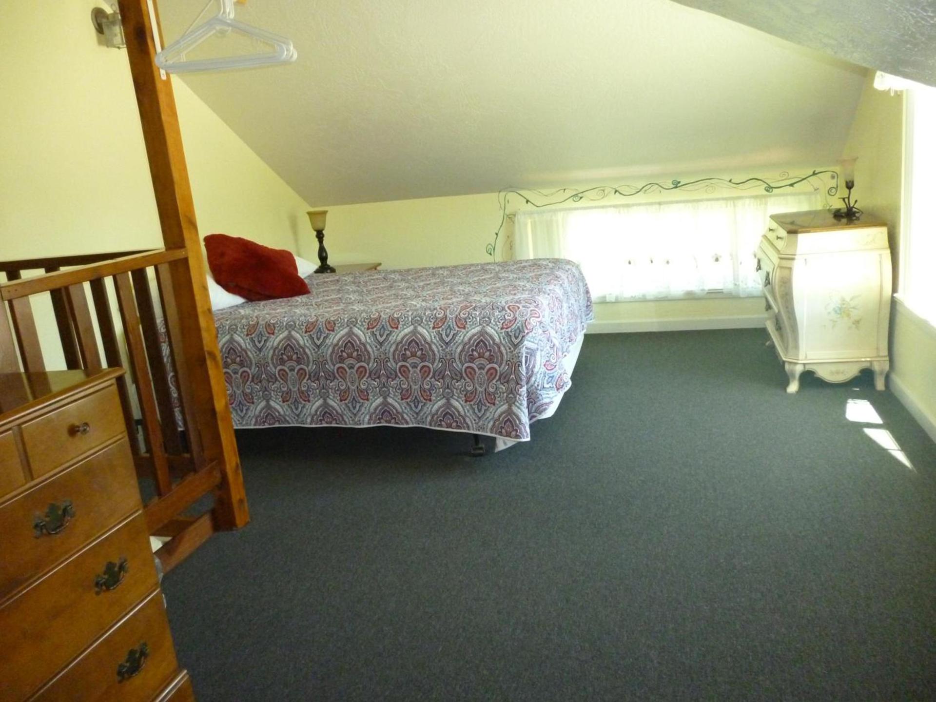 Harbor Inn photo 94