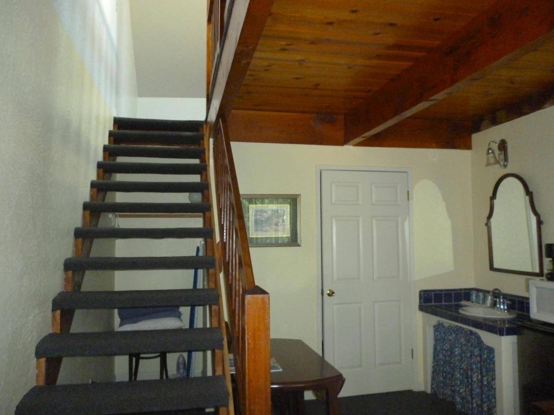 Harbor Inn photo 96