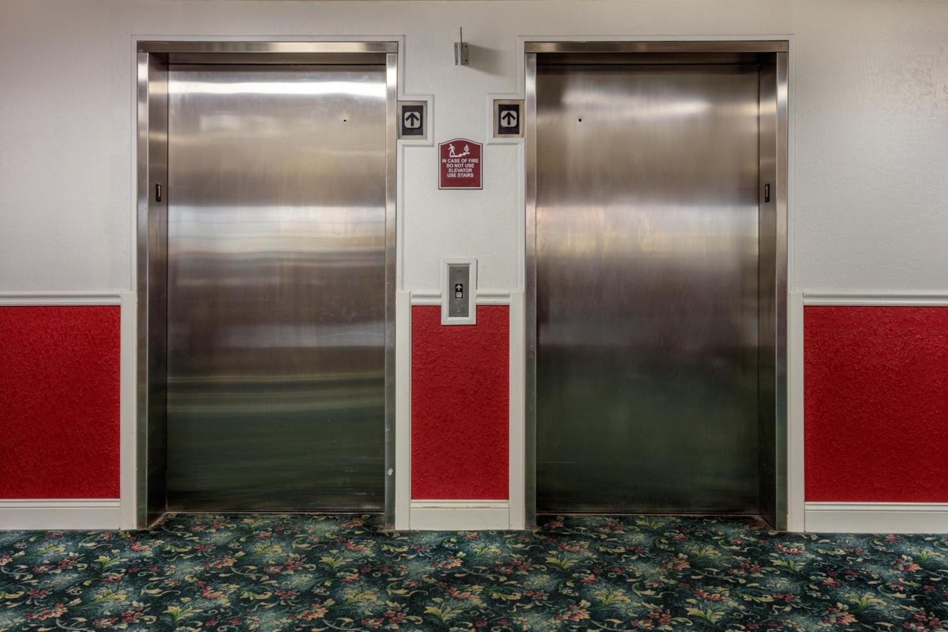 Branson Towers Hotel photo 46