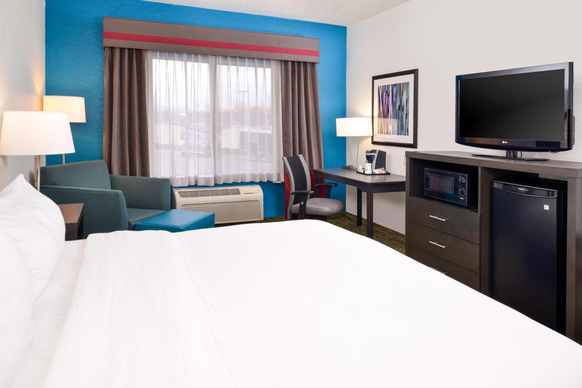 Holiday Inn Express Hotel & Suites Omaha West by IHG photo 3