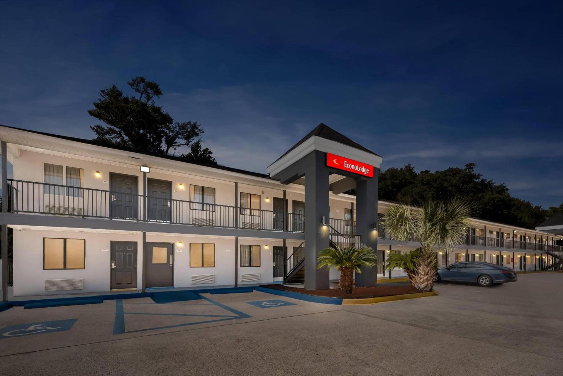 Econo Lodge Biloxi Beach photo 35