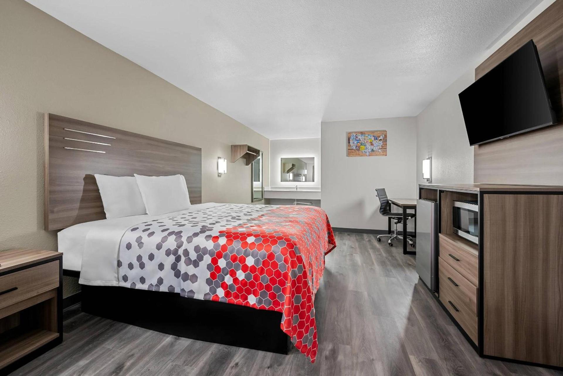 Econo Lodge Biloxi Beach photo 31