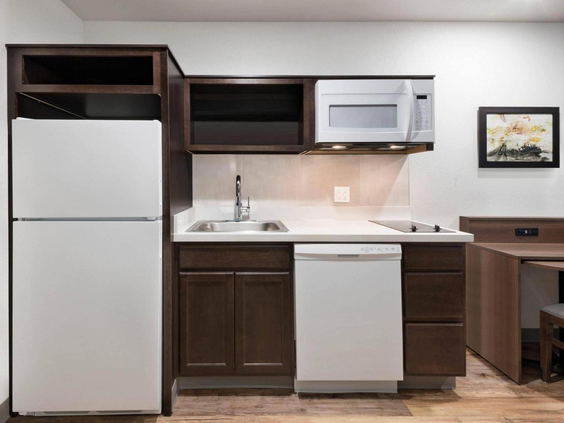 WoodSpring Suites Washington Meadowlands PA photo 4