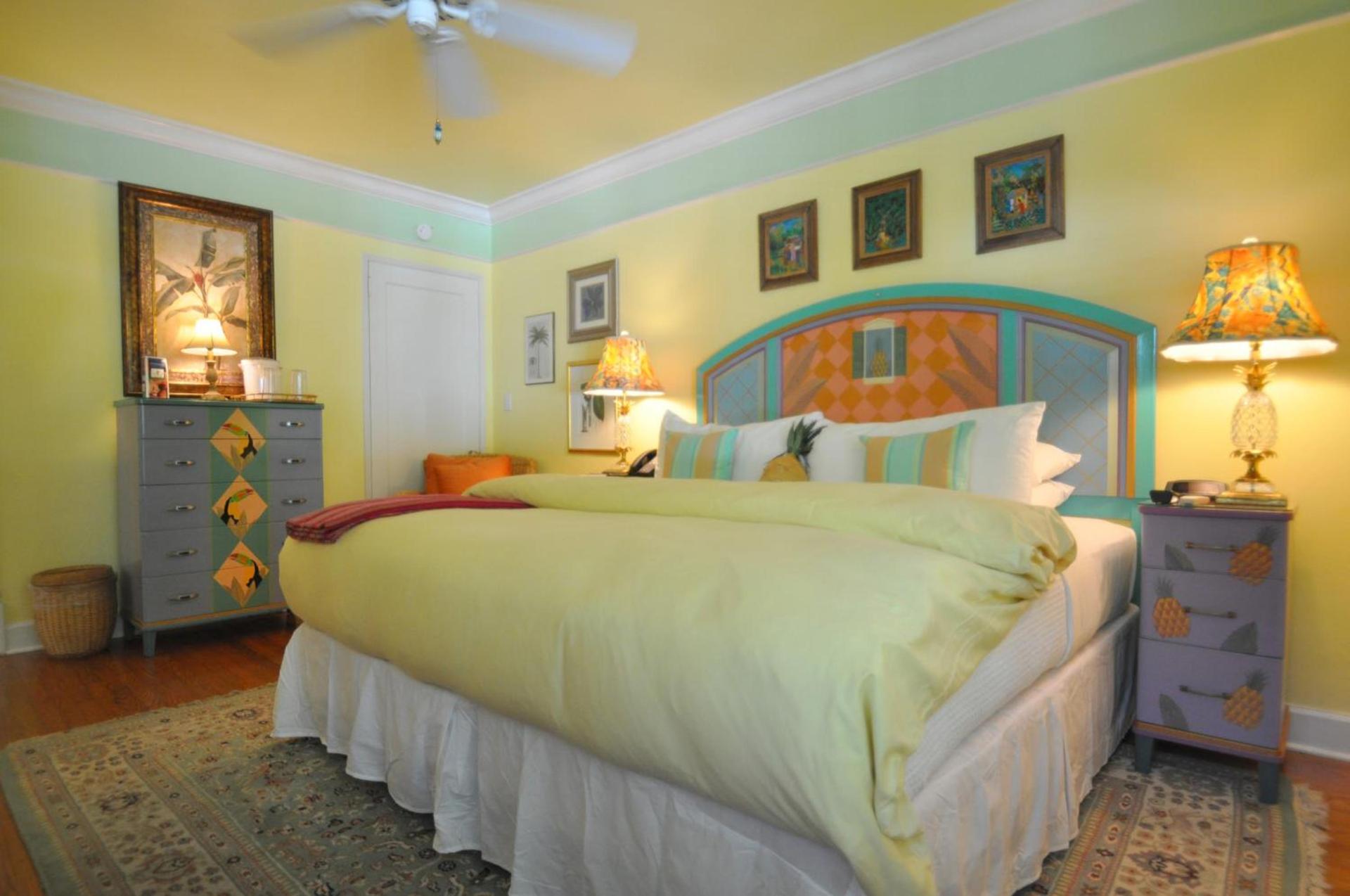 Pineapple Point Guesthouse & Resort - Gay Men's Resort photo 8