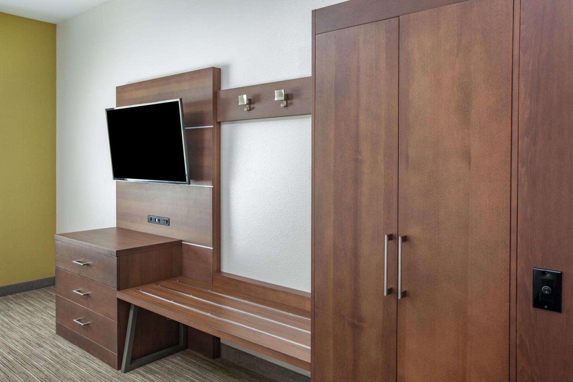 Holiday Inn Express & Suites Texarkana by IHG photo 3