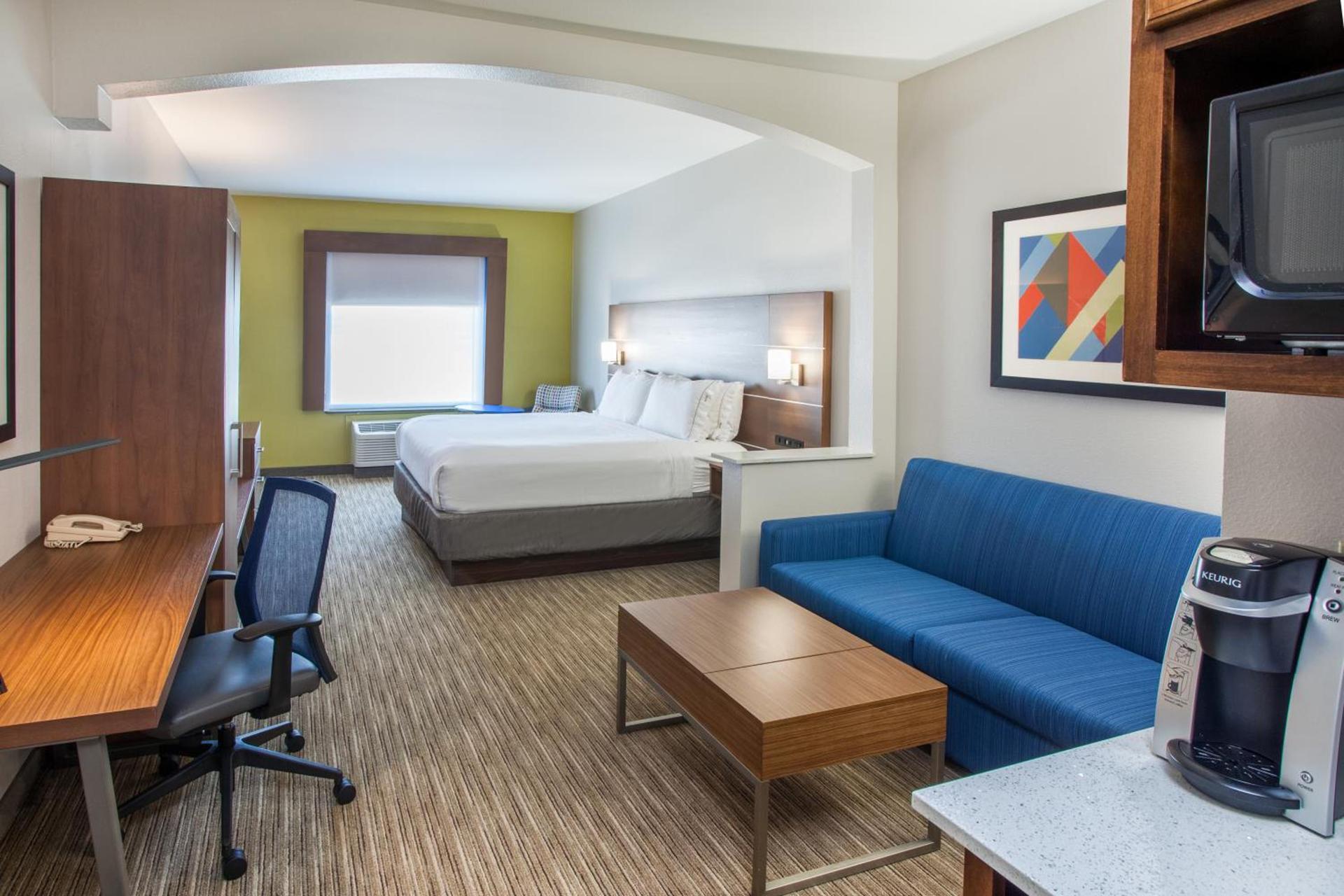 Holiday Inn Express & Suites Texarkana by IHG photo 9