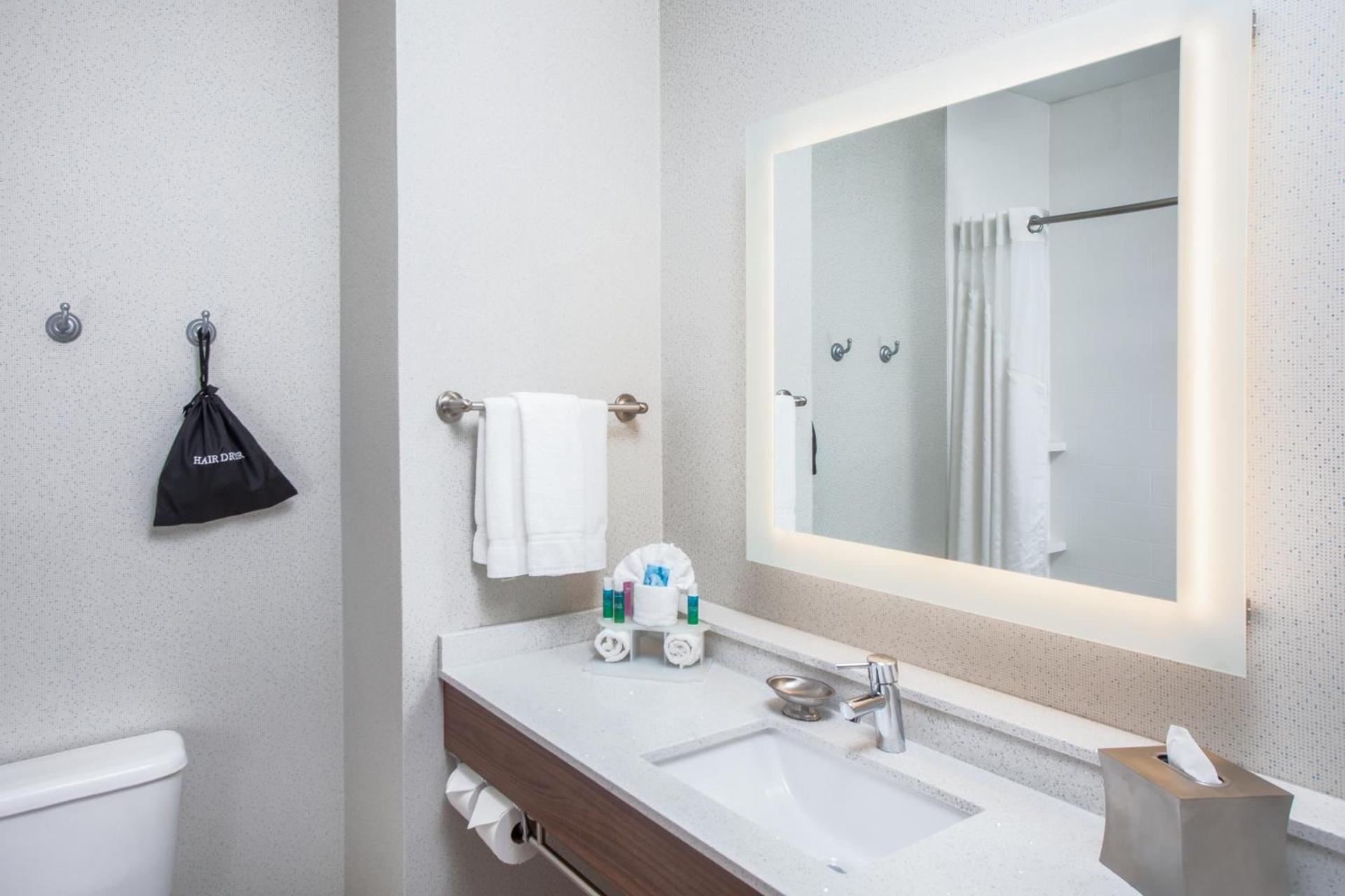 Holiday Inn Express & Suites Texarkana by IHG photo 4
