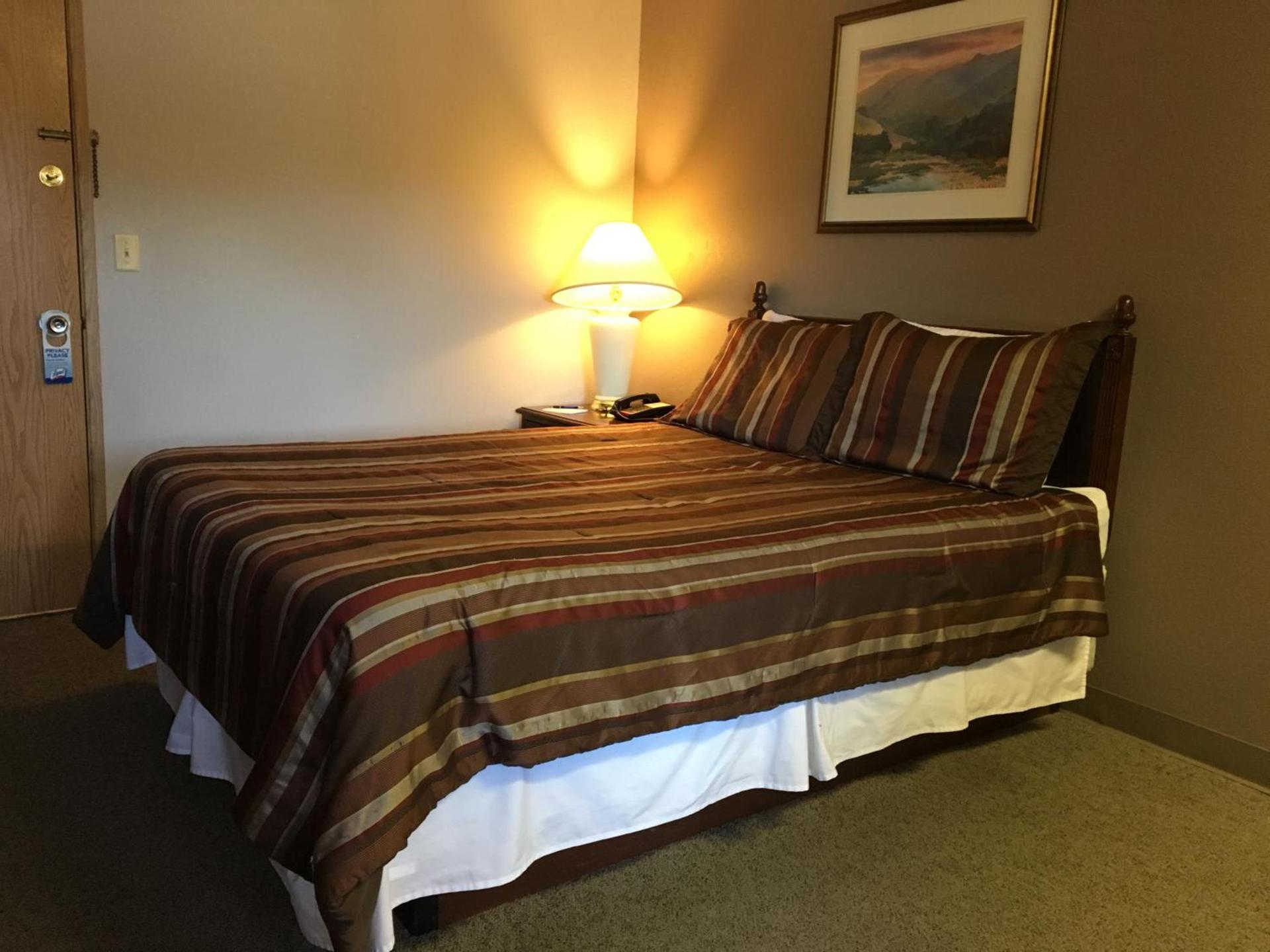 Timber Lodge Inn photo 13