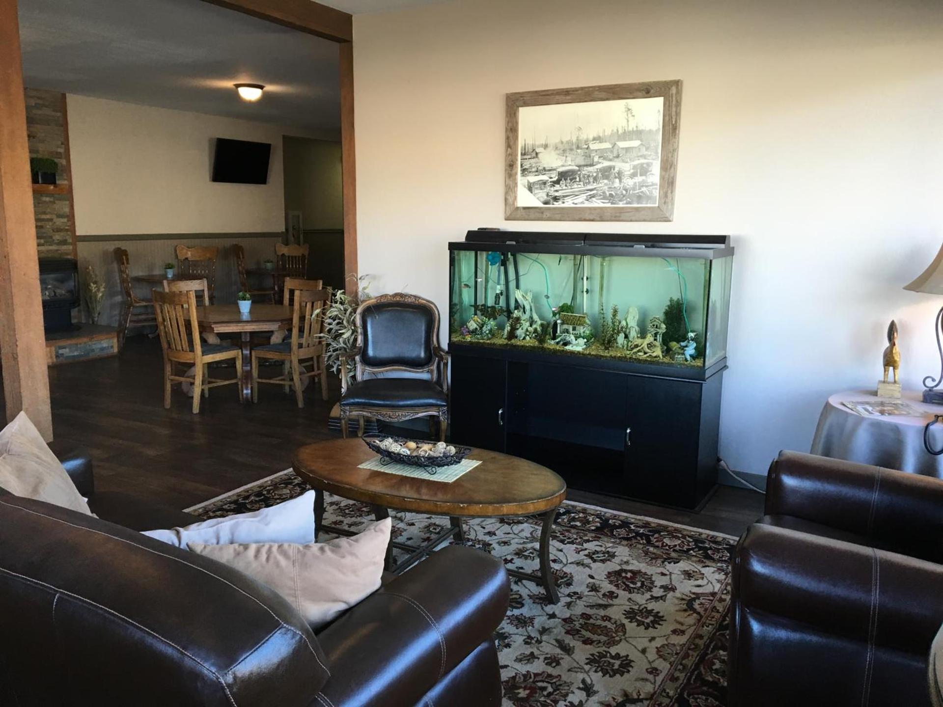 Timber Lodge Inn photo 24