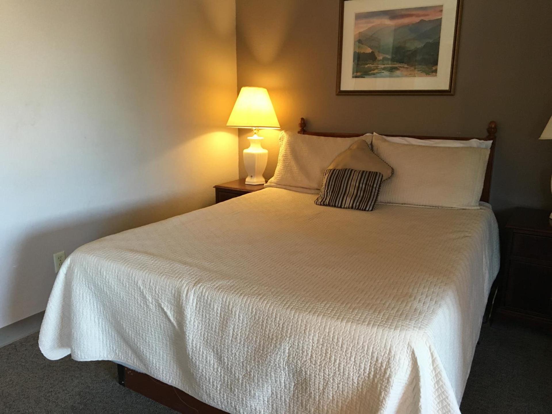Timber Lodge Inn photo 37