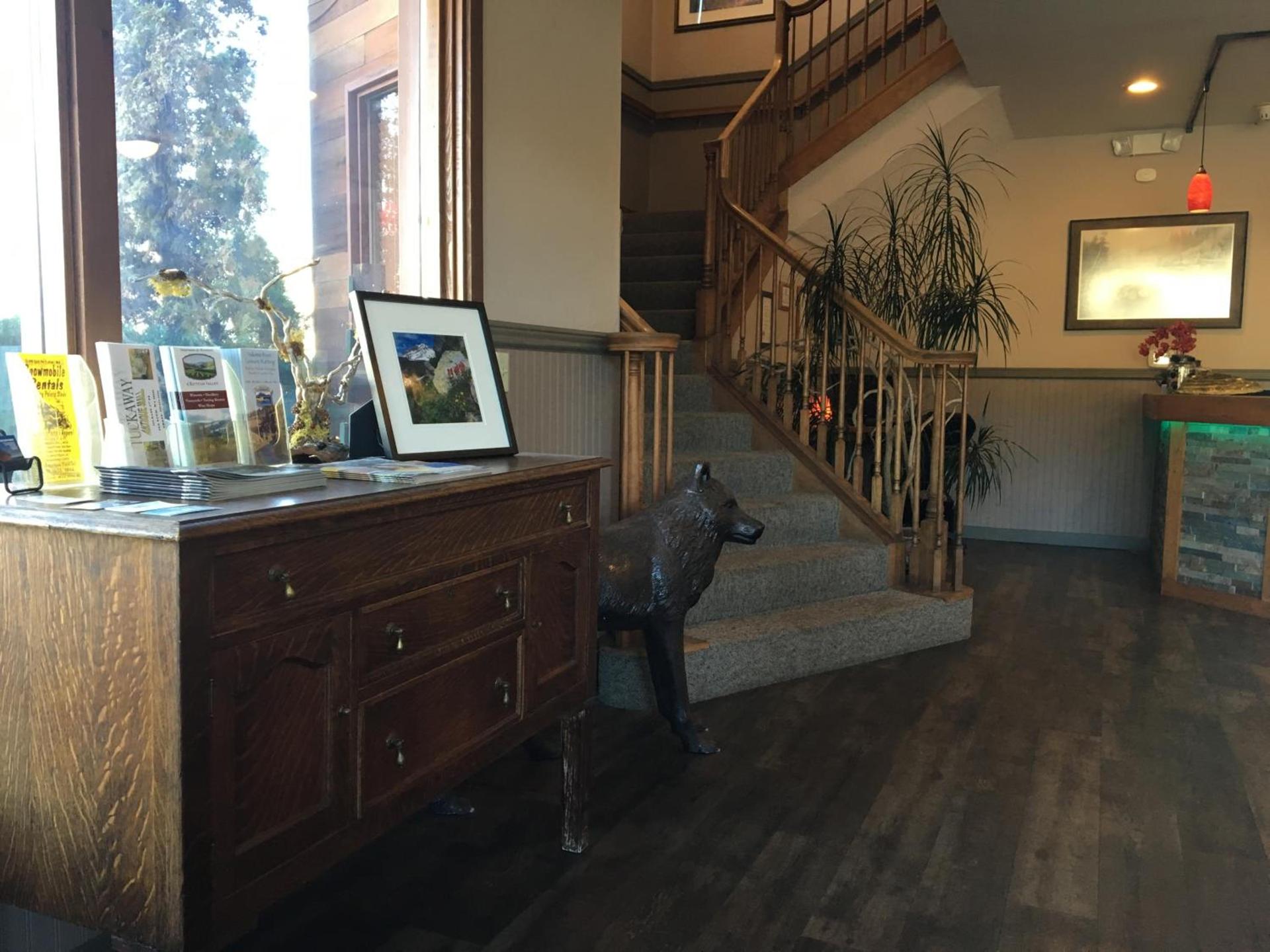 Timber Lodge Inn photo 20