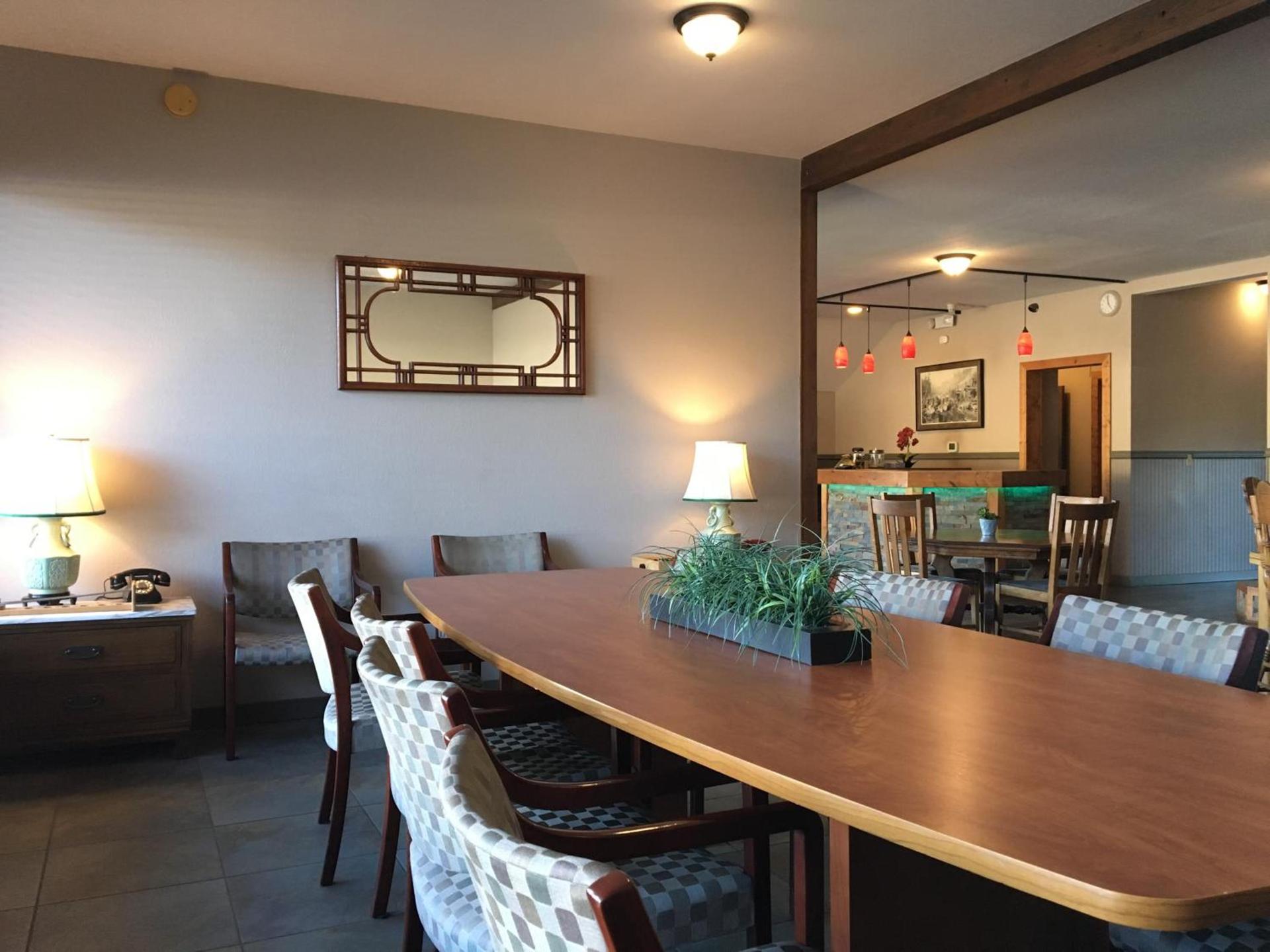 Timber Lodge Inn photo 5
