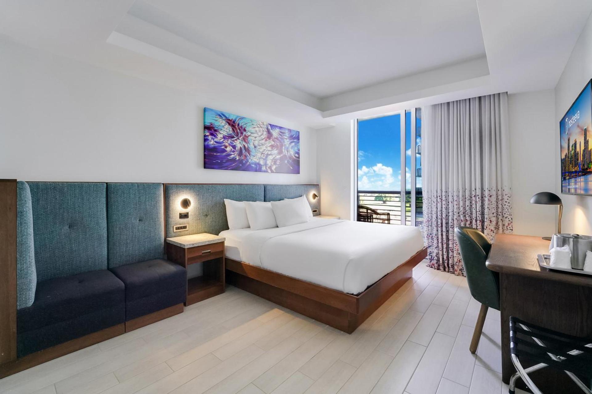 CIRC Hotel By Hosteeva photo 8