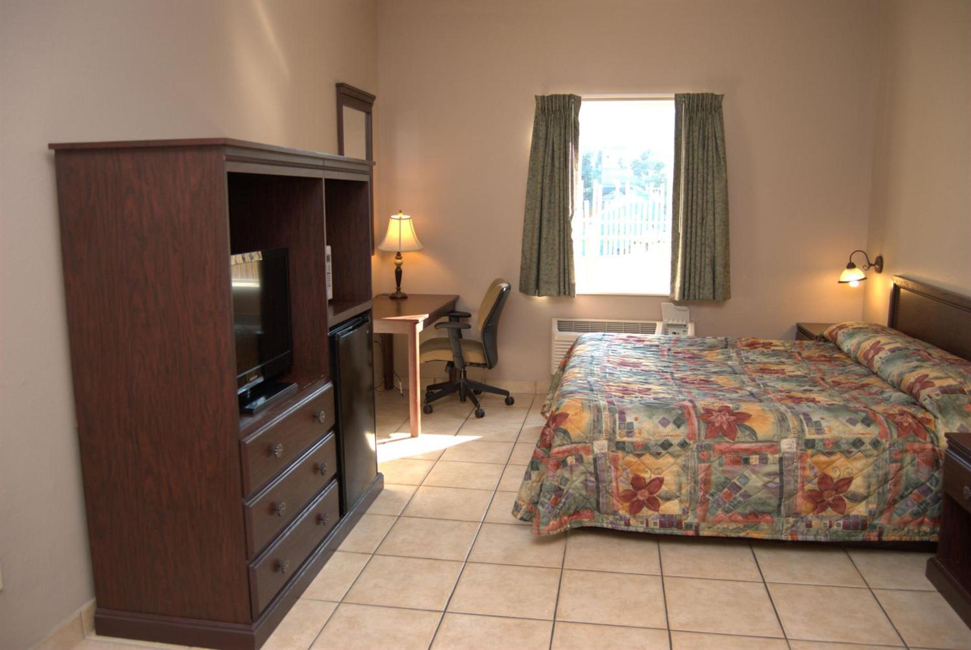 Commodore Resort photo 31