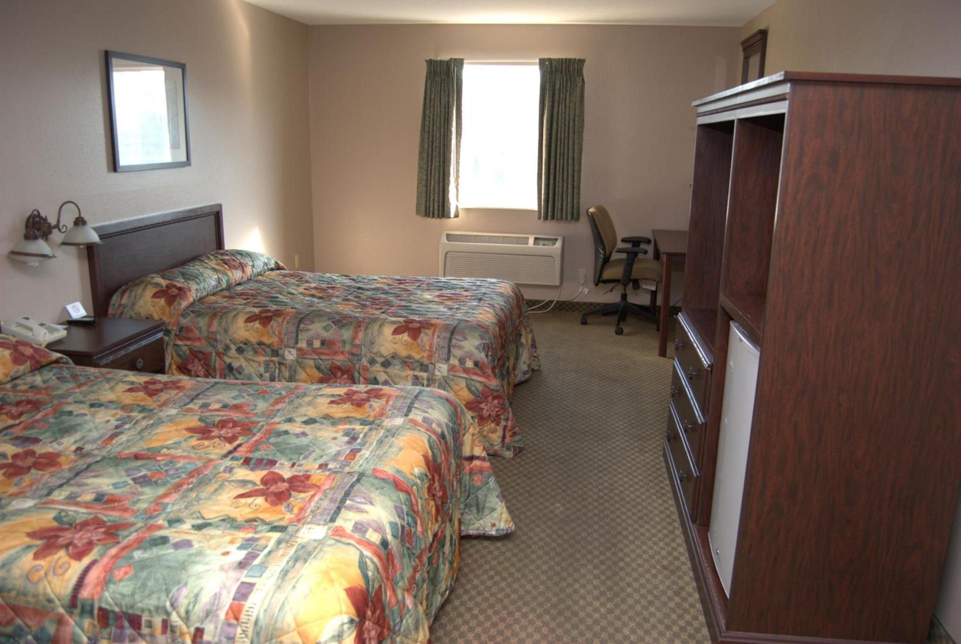Commodore Resort photo 29